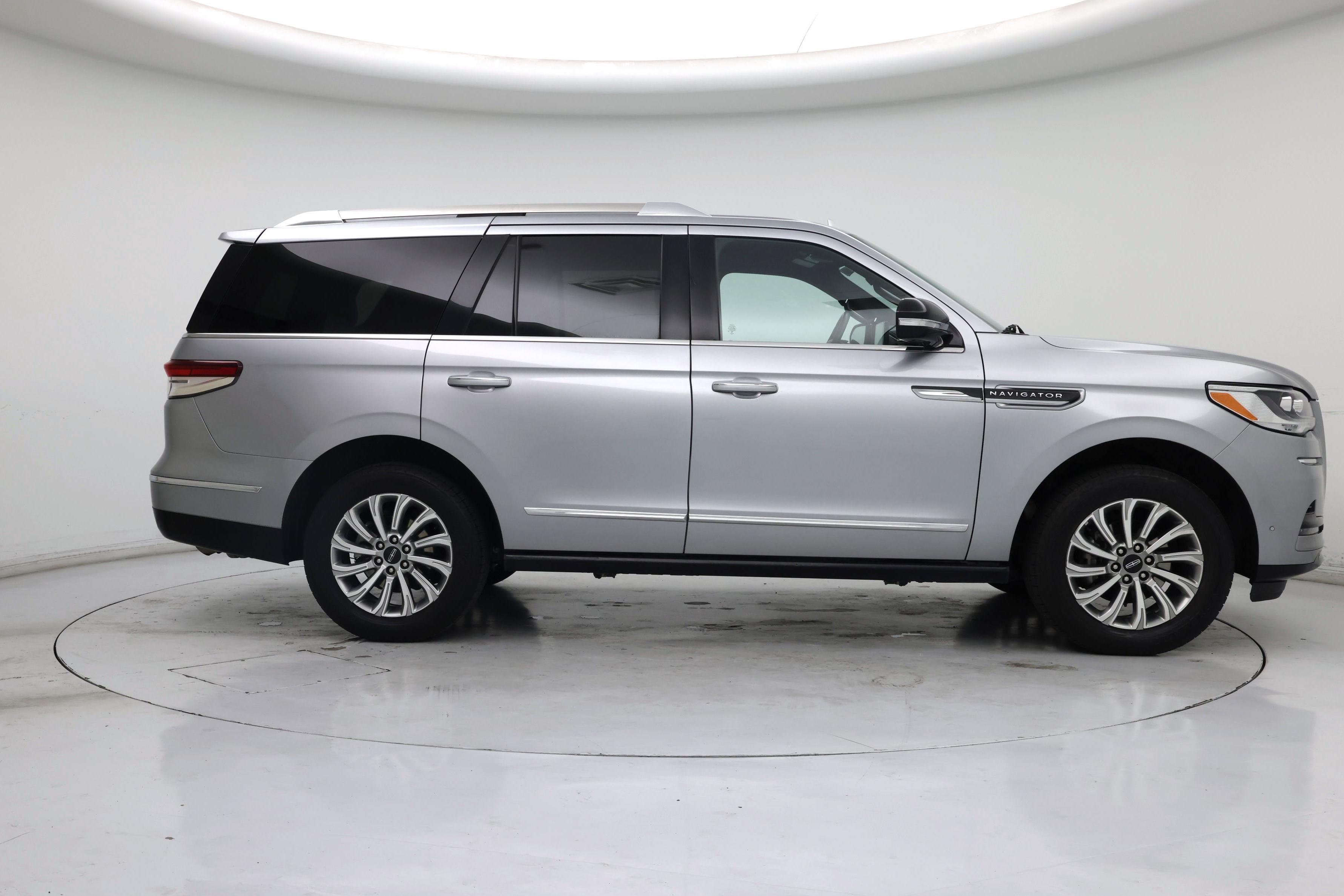 Thumbnail: 2022 Lincoln Navigator - 7