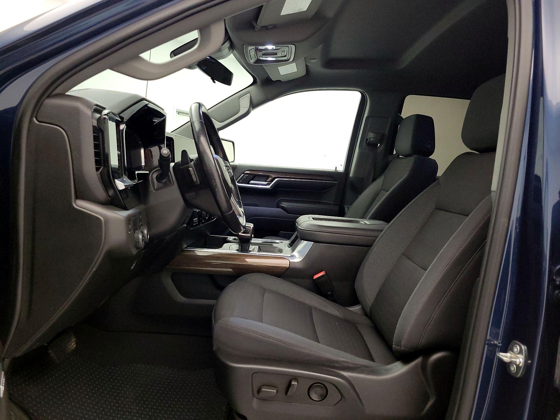 Thumbnail: 2022 Chevrolet Silverado 1500 - 11