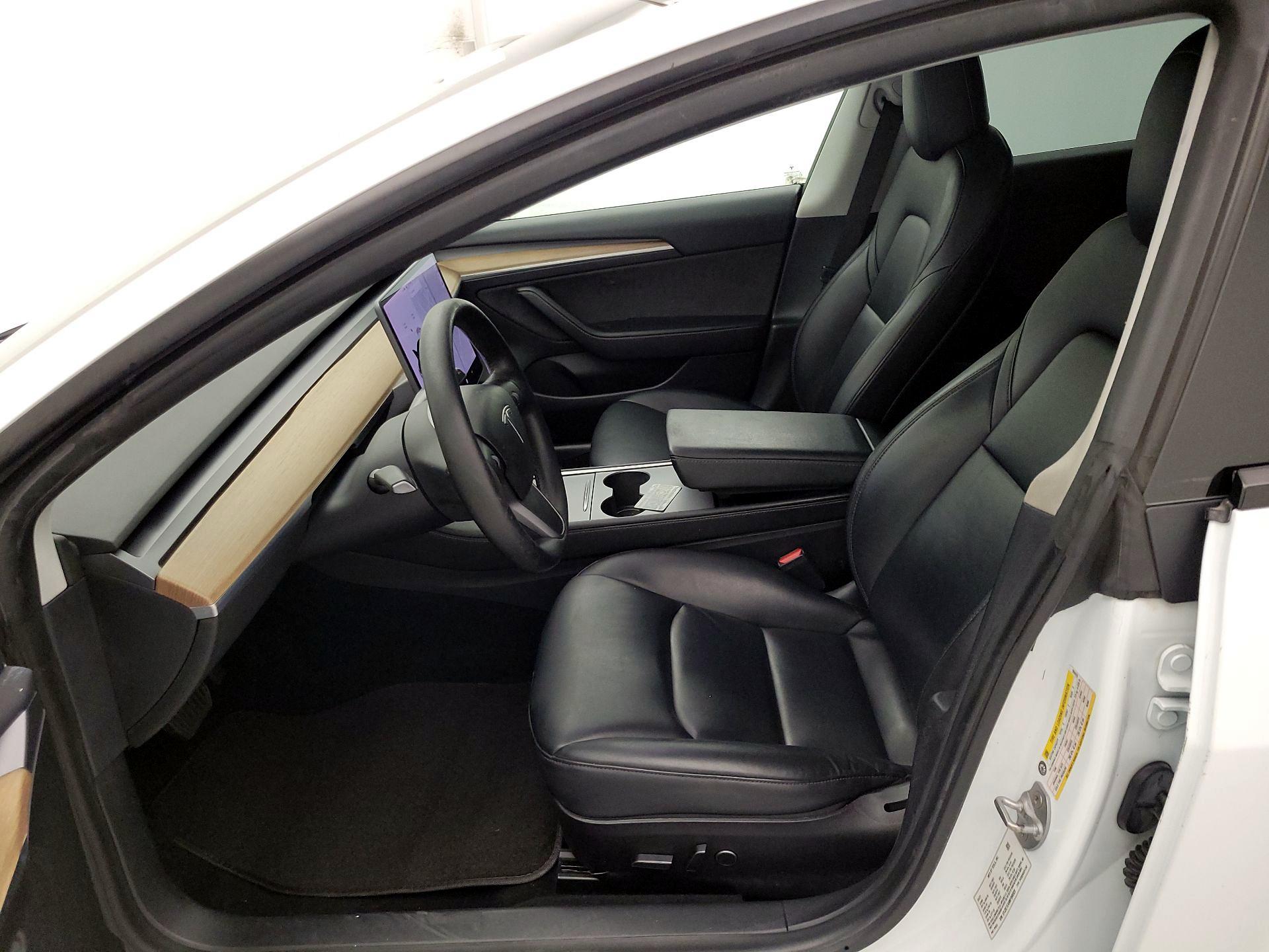 Thumbnail: 2021 Tesla Model 3 - 11