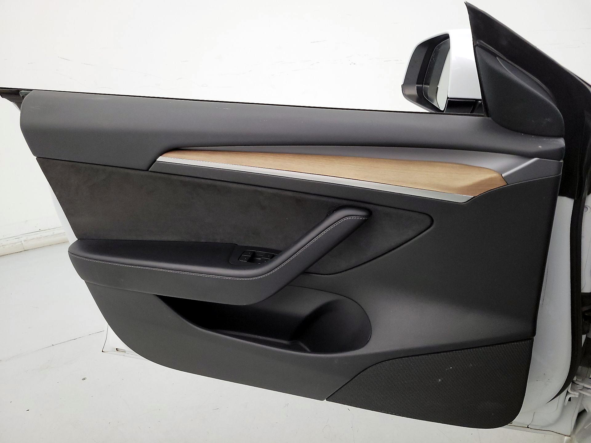 Thumbnail: 2021 Tesla Model 3 - 12