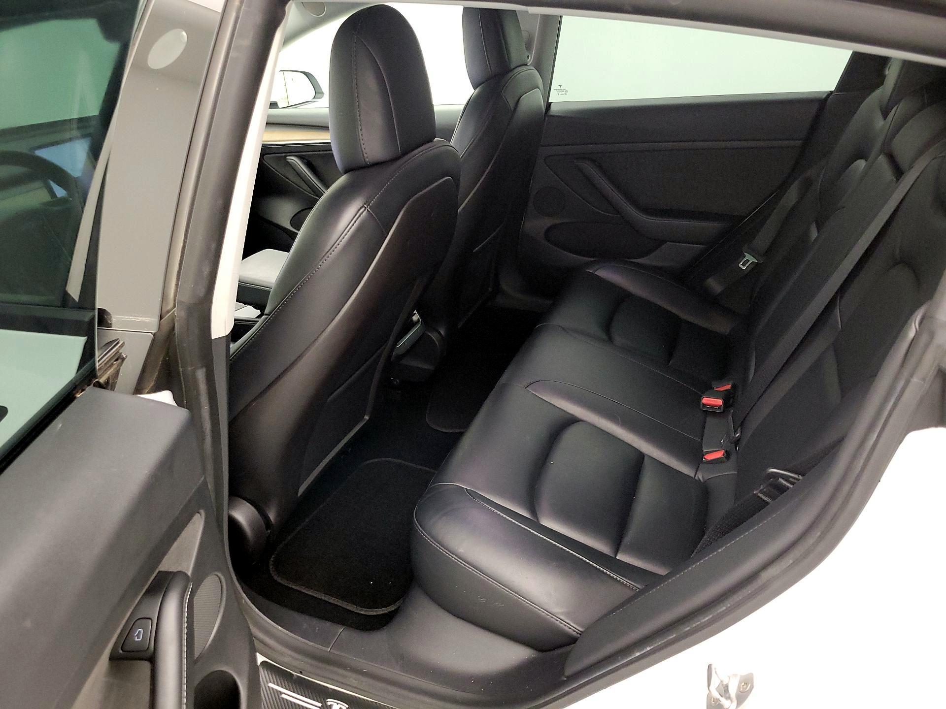 Thumbnail: 2021 Tesla Model 3 - 19