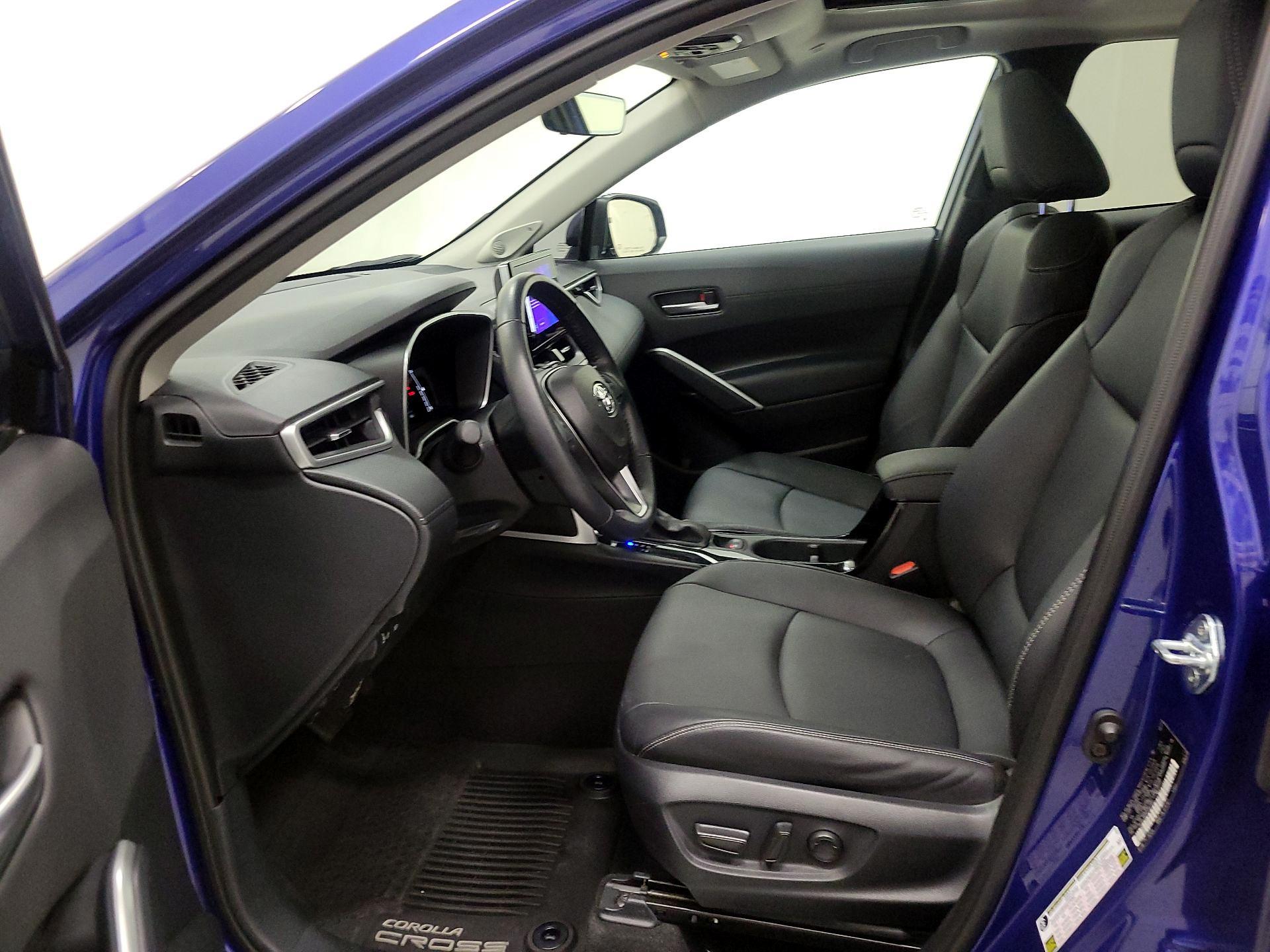 Thumbnail: 2023 Toyota Corolla Cross - 11