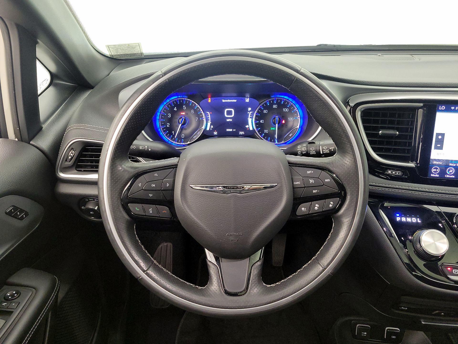 Thumbnail: 2020 Chrysler Pacifica - 10