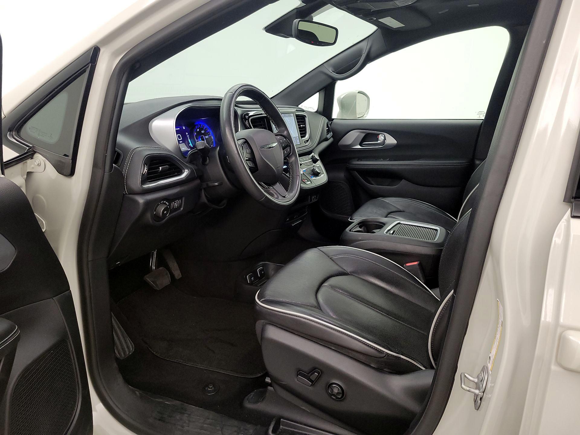 Thumbnail: 2020 Chrysler Pacifica - 11