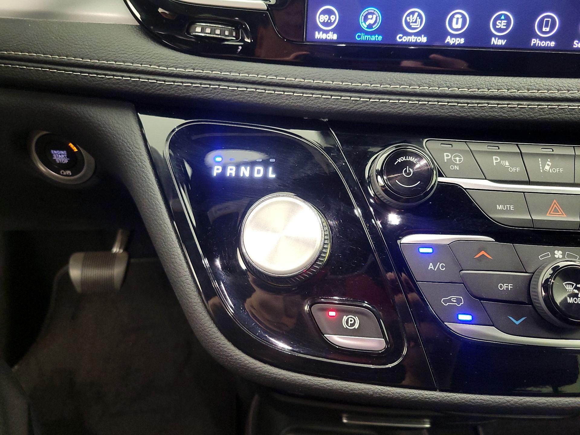 Thumbnail: 2020 Chrysler Pacifica - 18