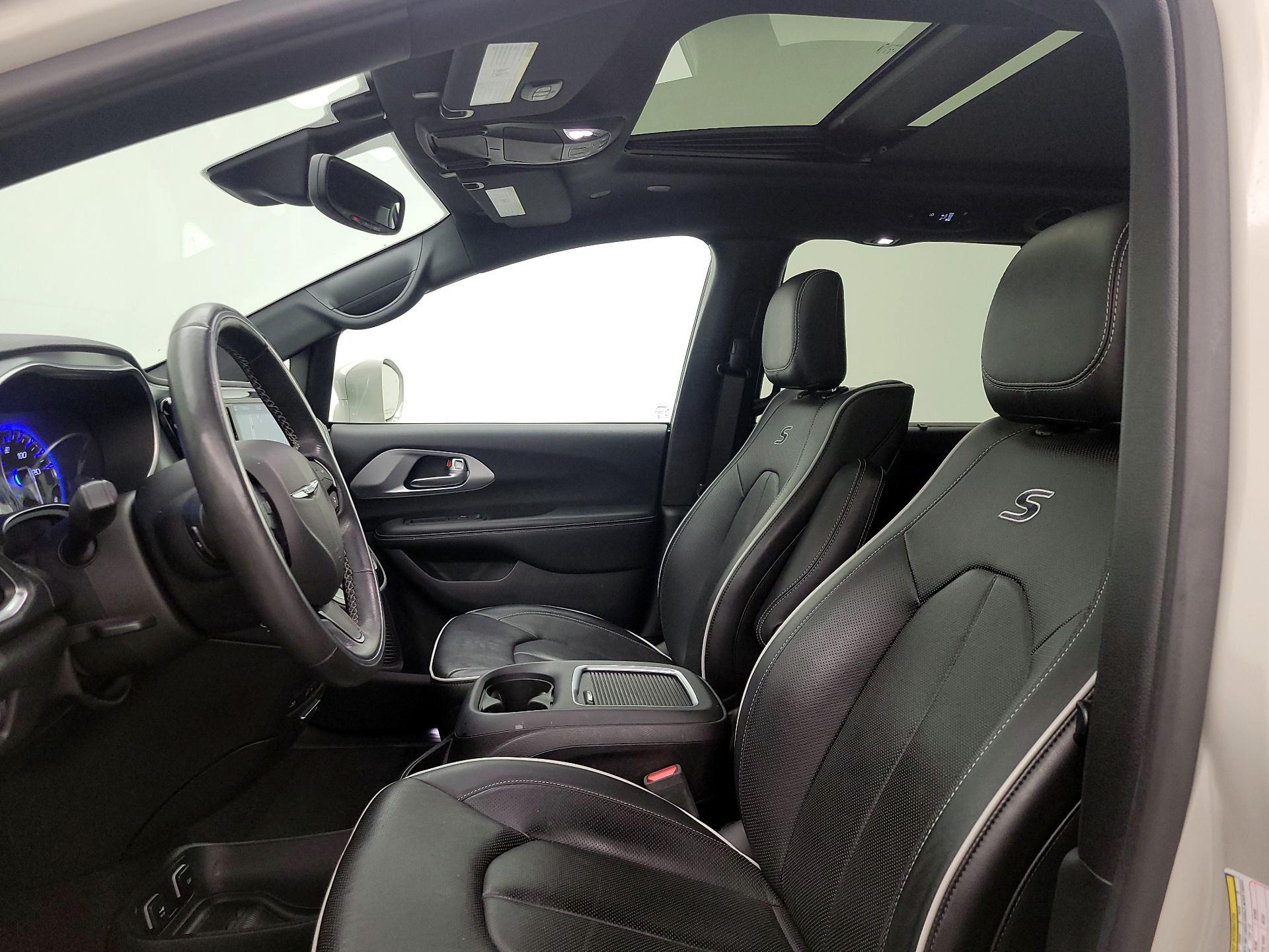 Thumbnail: 2020 Chrysler Pacifica - 20