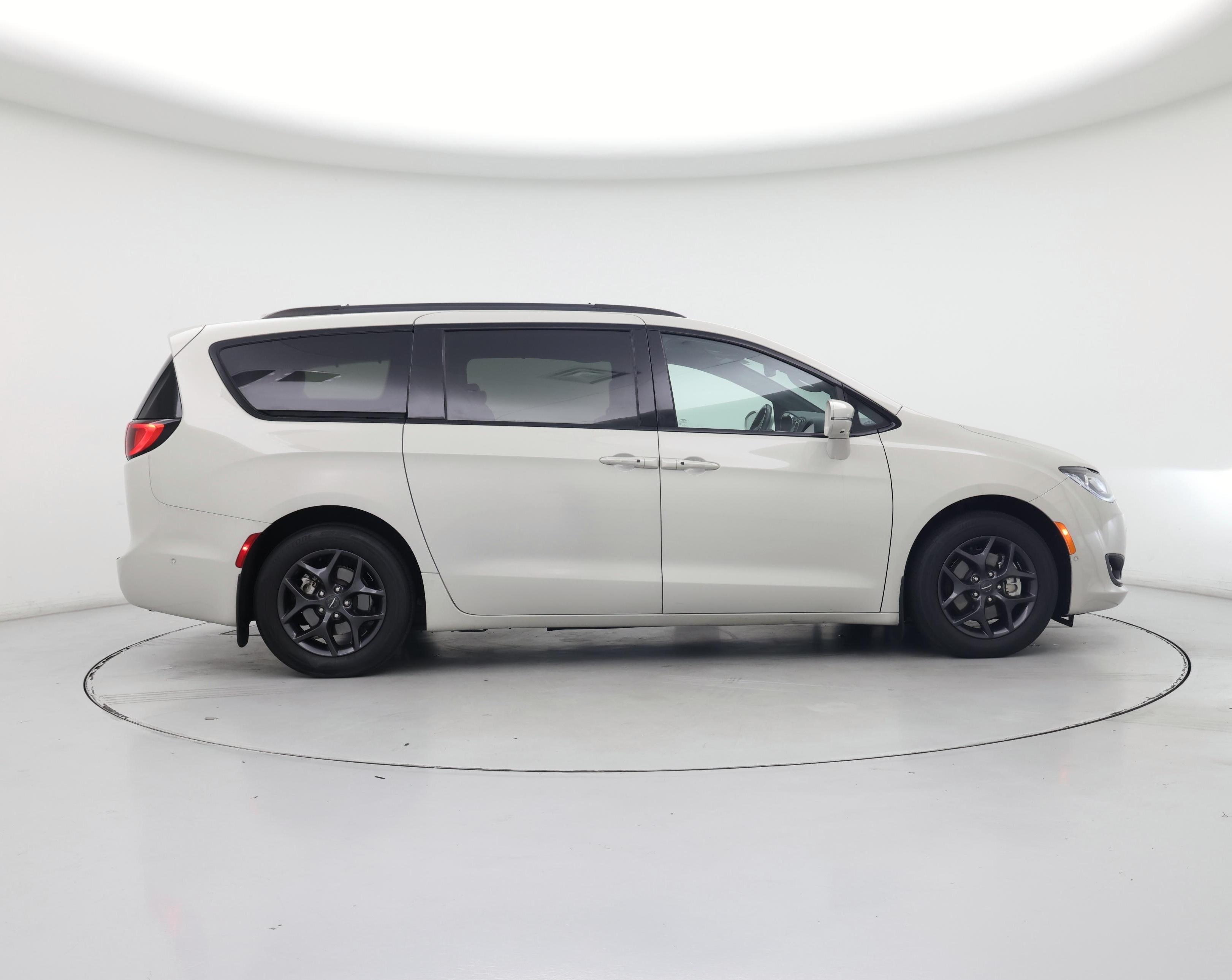 Thumbnail: 2020 Chrysler Pacifica - 7
