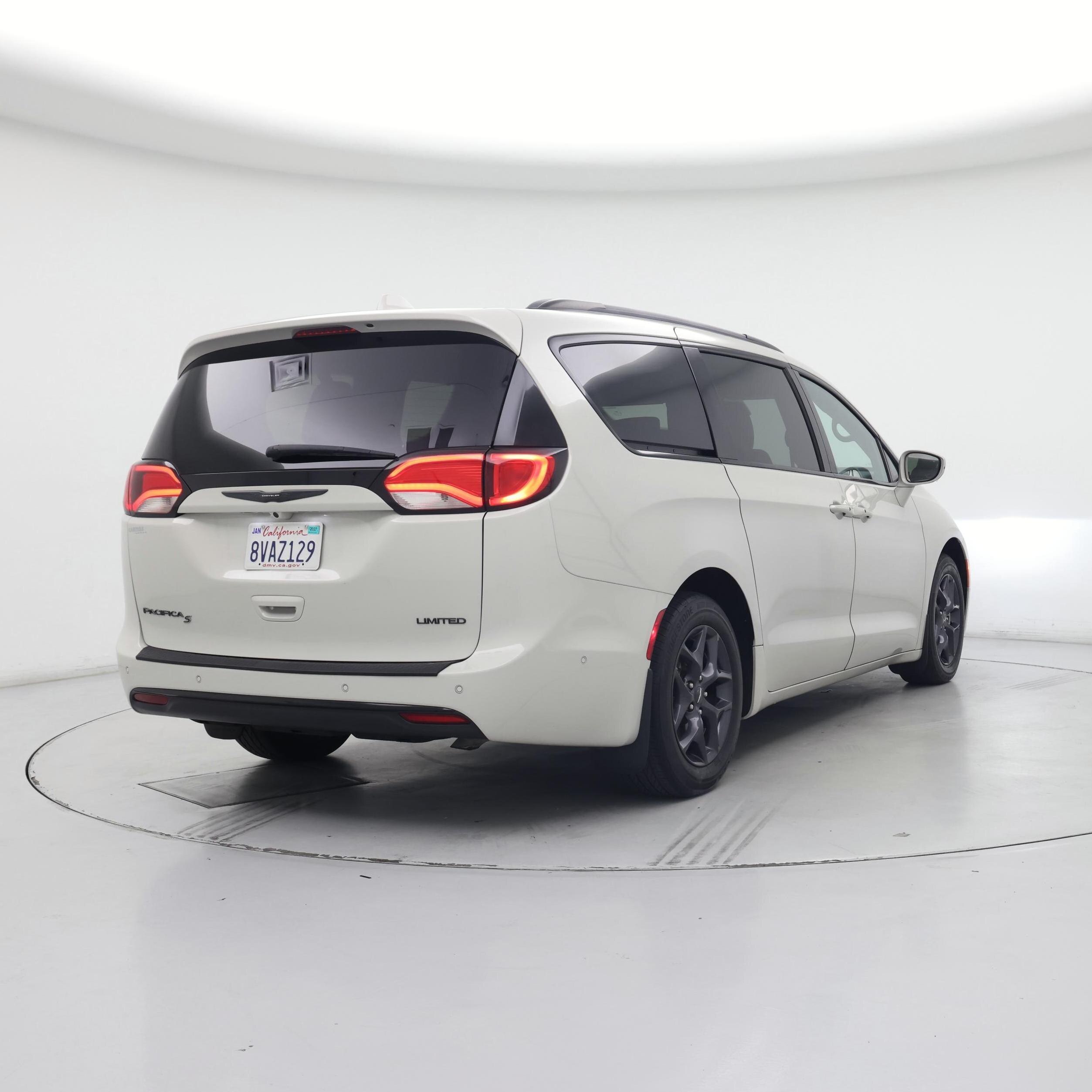 Thumbnail: 2020 Chrysler Pacifica - 8