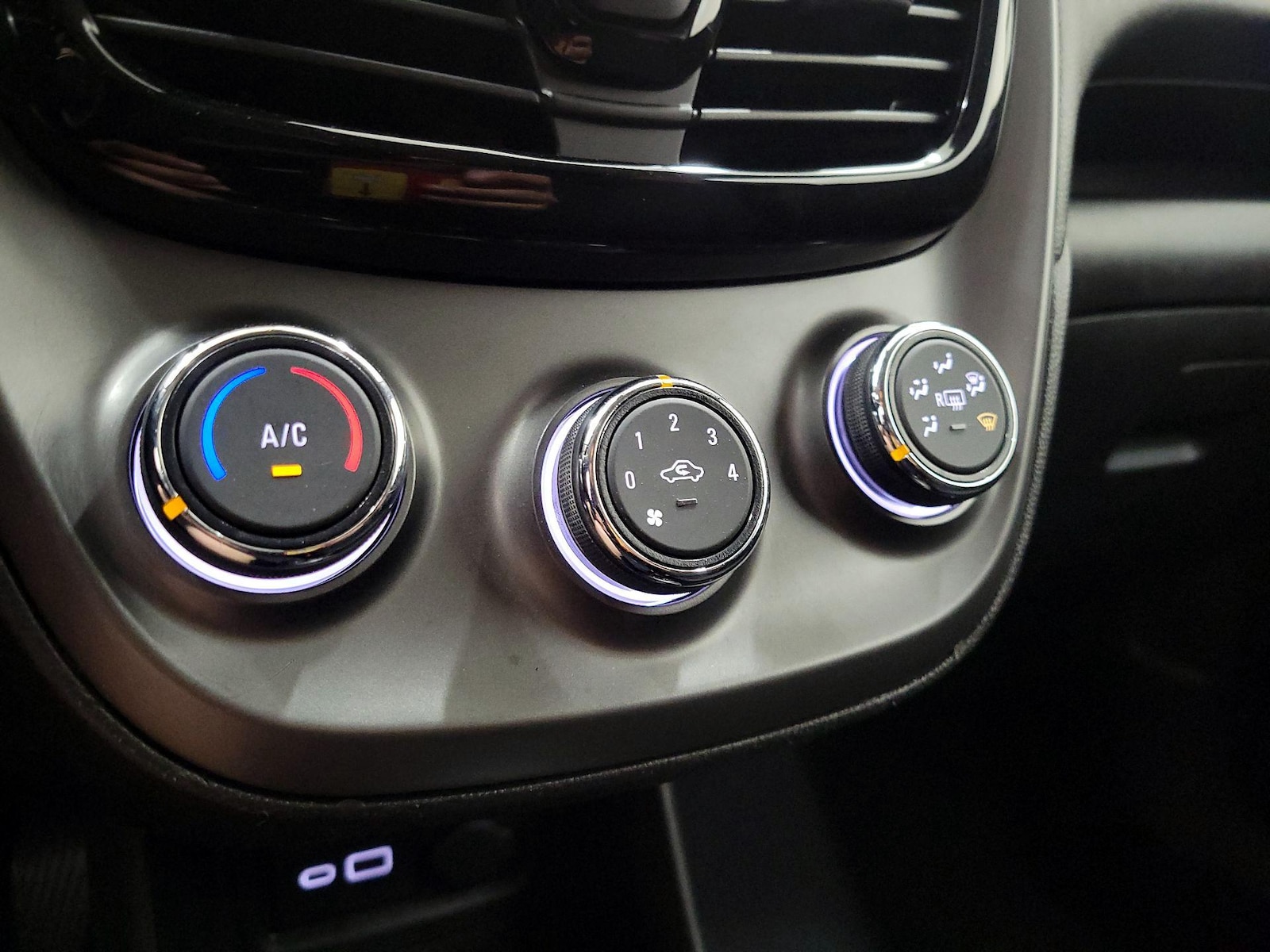 2020 Chevrolet Spark LS - Photo 17