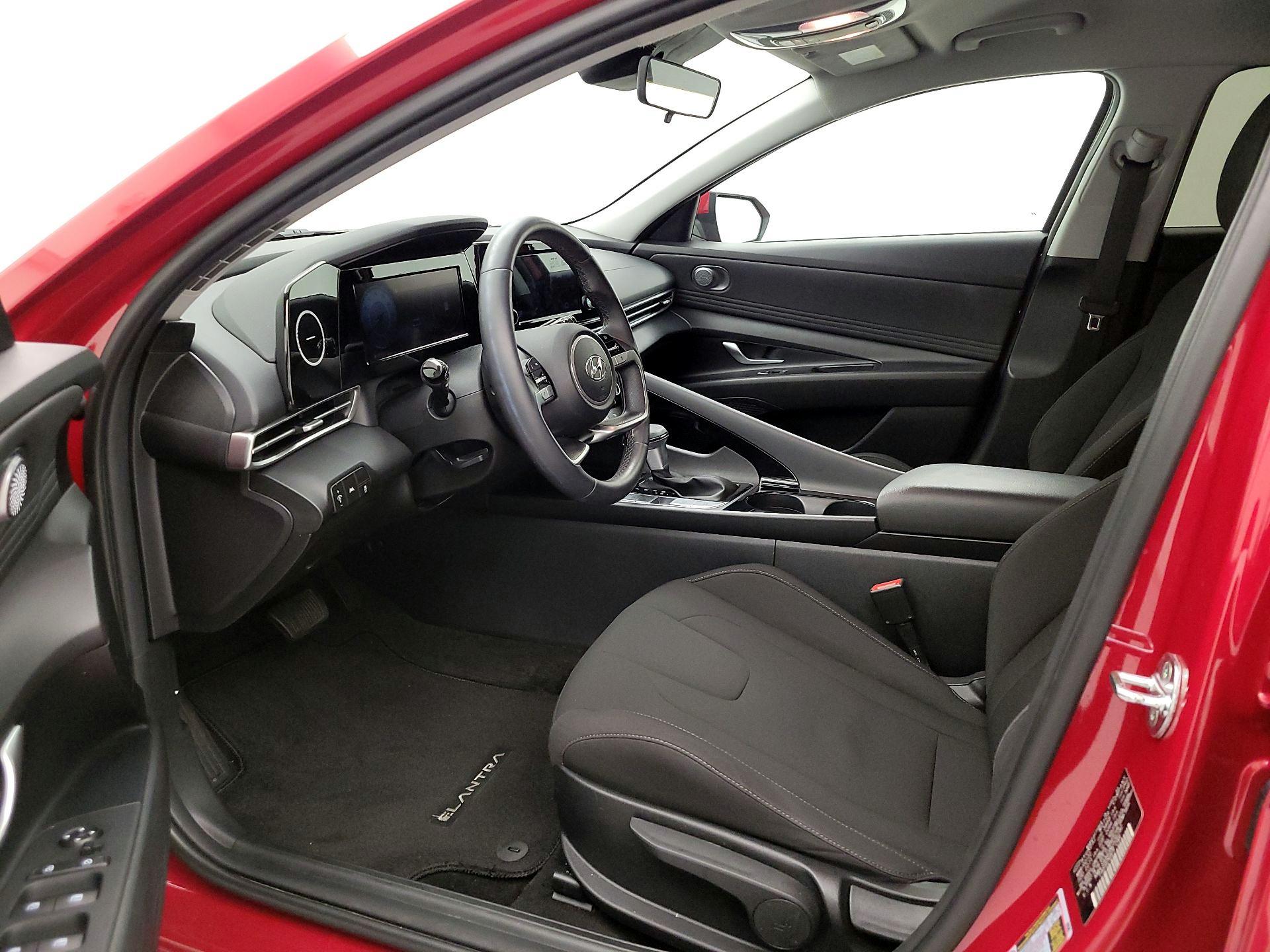 Thumbnail: 2022 Hyundai Elantra - 9