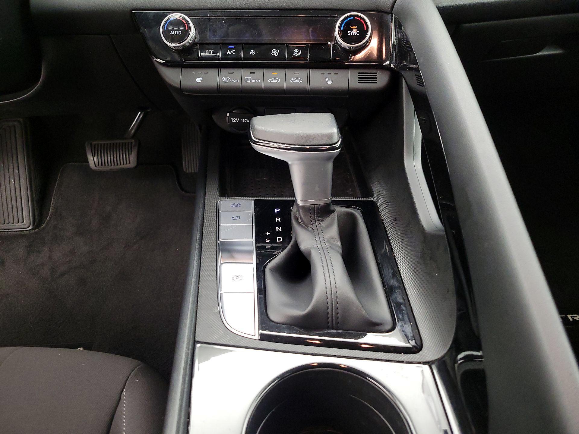 Thumbnail: 2022 Hyundai Elantra - 15