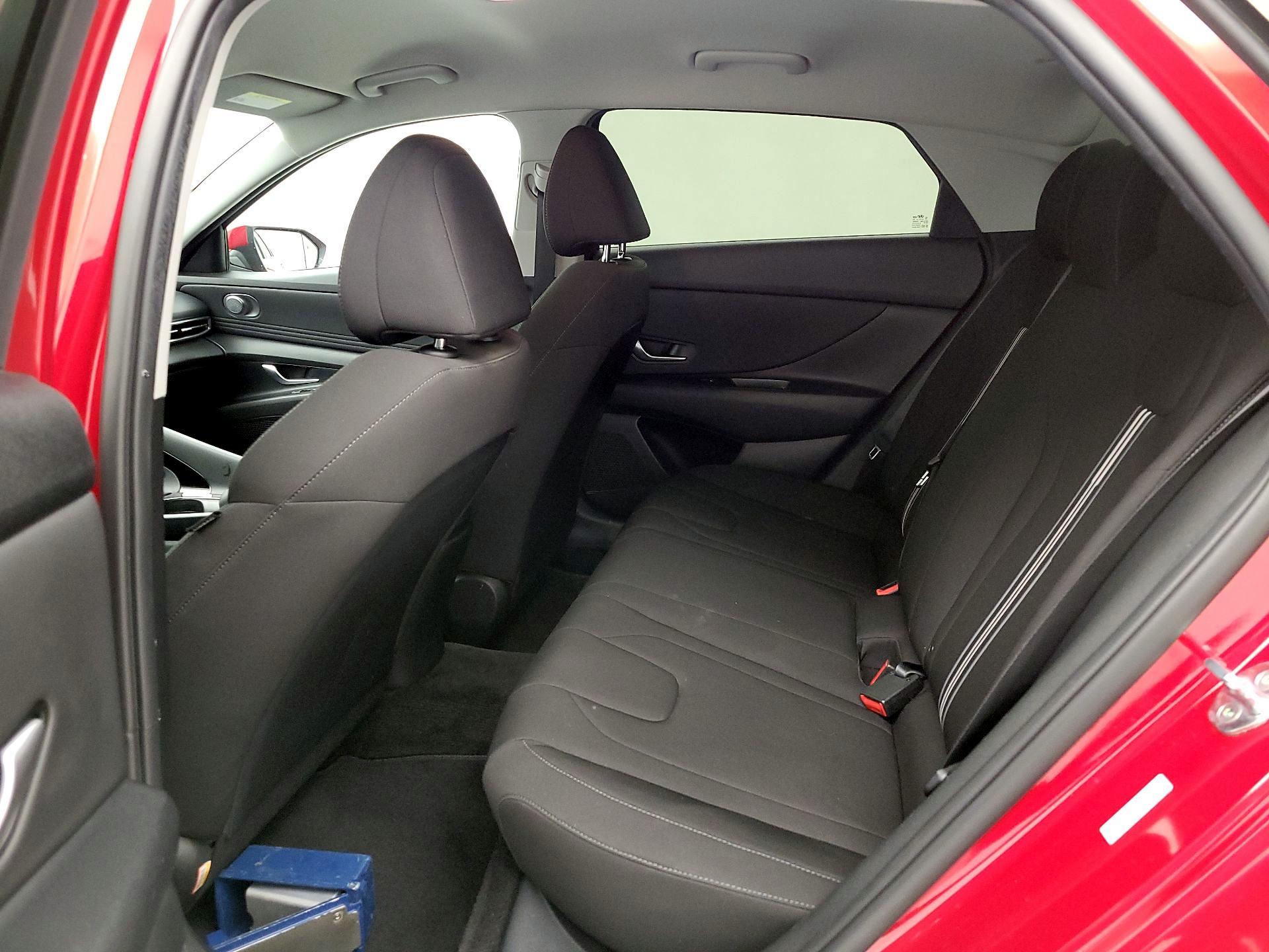 Thumbnail: 2022 Hyundai Elantra - 17