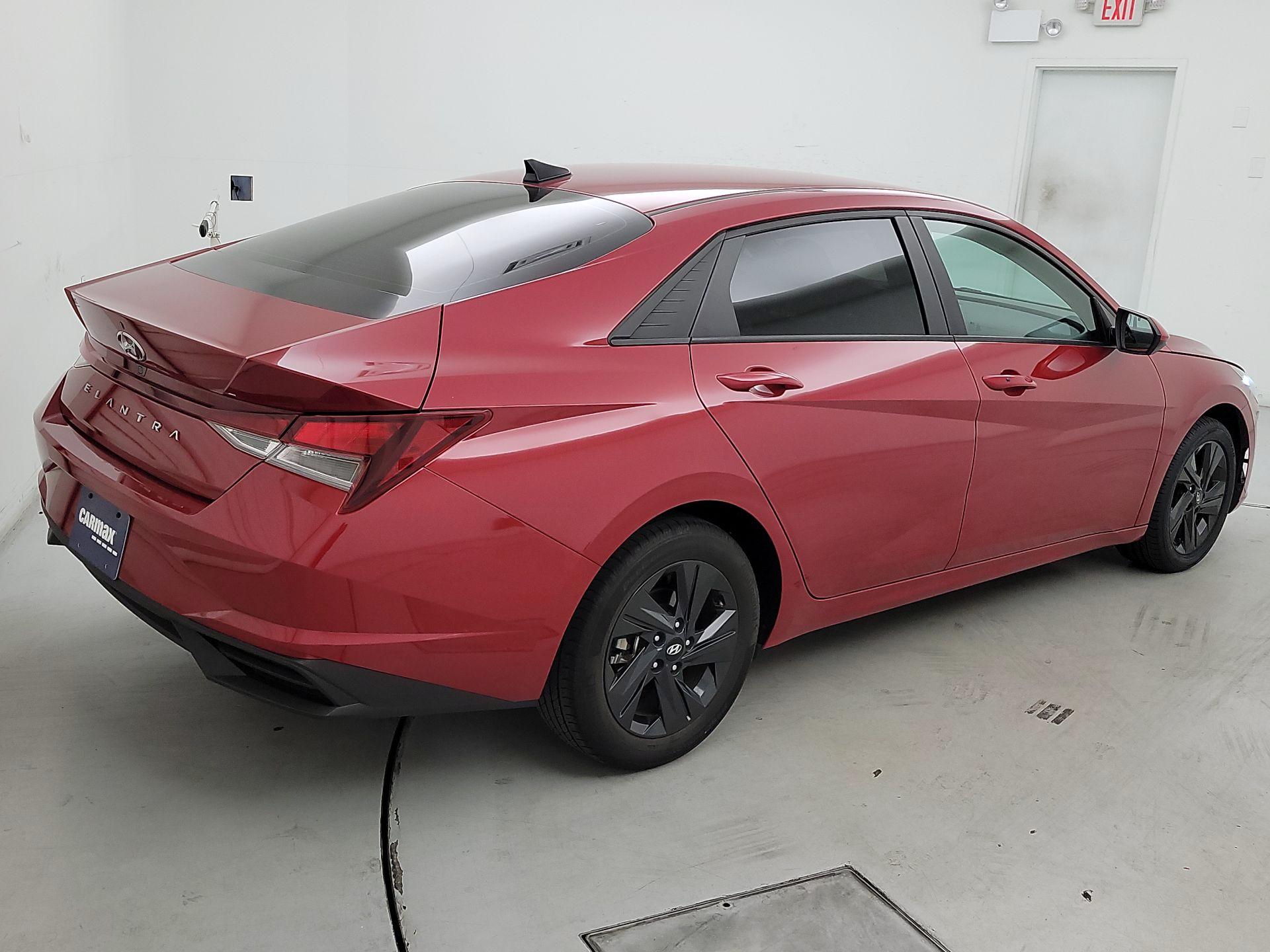 Thumbnail: 2022 Hyundai Elantra - 5