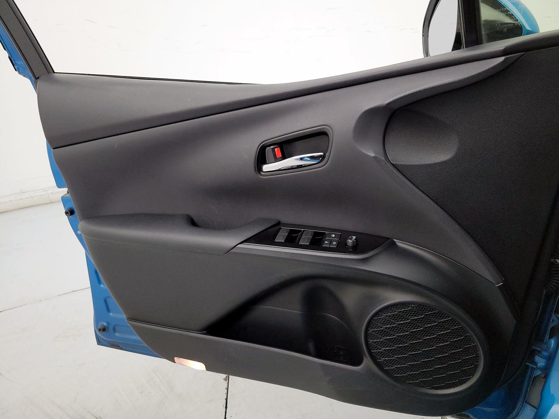 Thumbnail: 2019 Toyota Prius Prime - 12