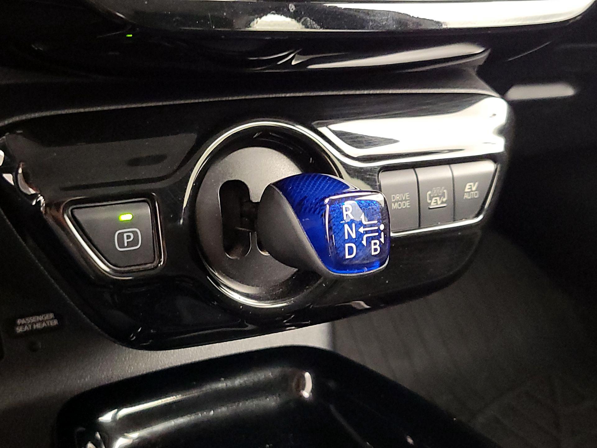 Thumbnail: 2019 Toyota Prius Prime - 17