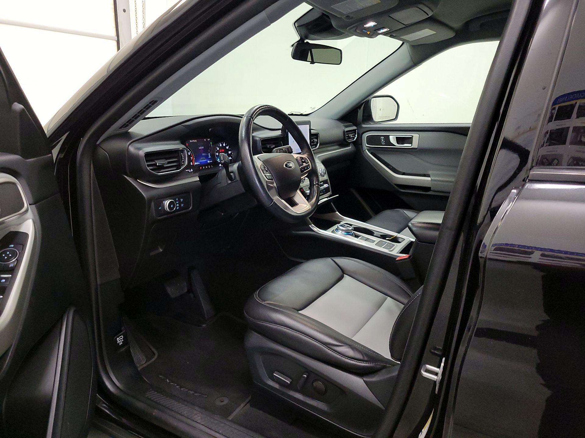 Thumbnail: 2022 Ford Explorer - 11