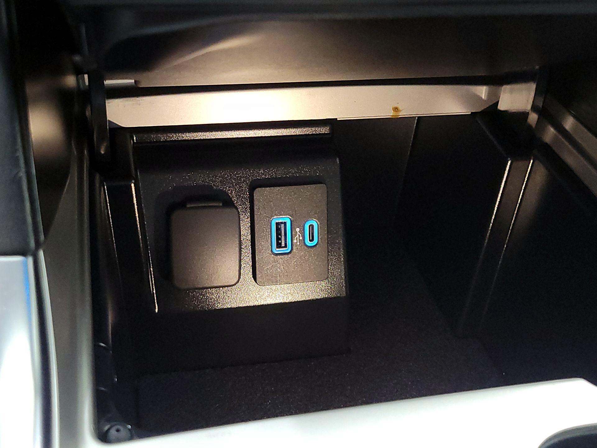 Thumbnail: 2022 Ford Explorer - 19