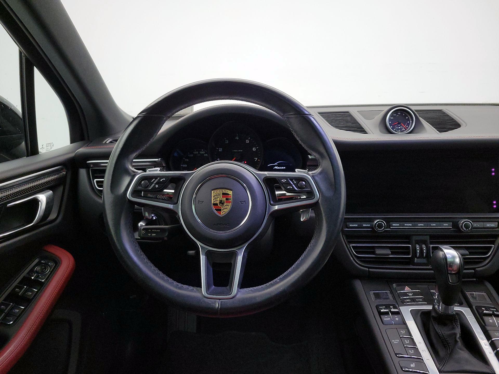 Thumbnail: 2021 Porsche Macan - 10