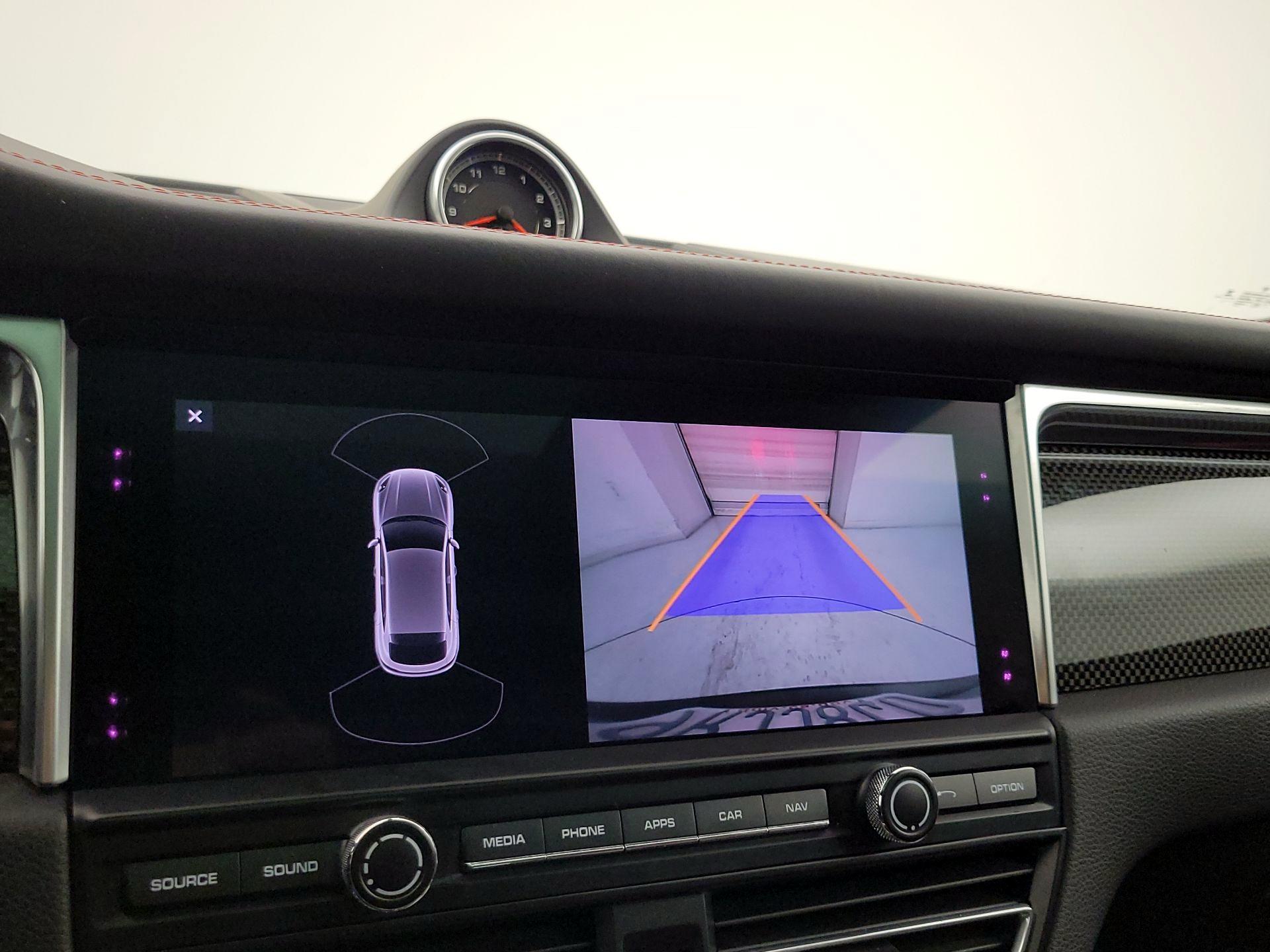 Thumbnail: 2021 Porsche Macan - 15