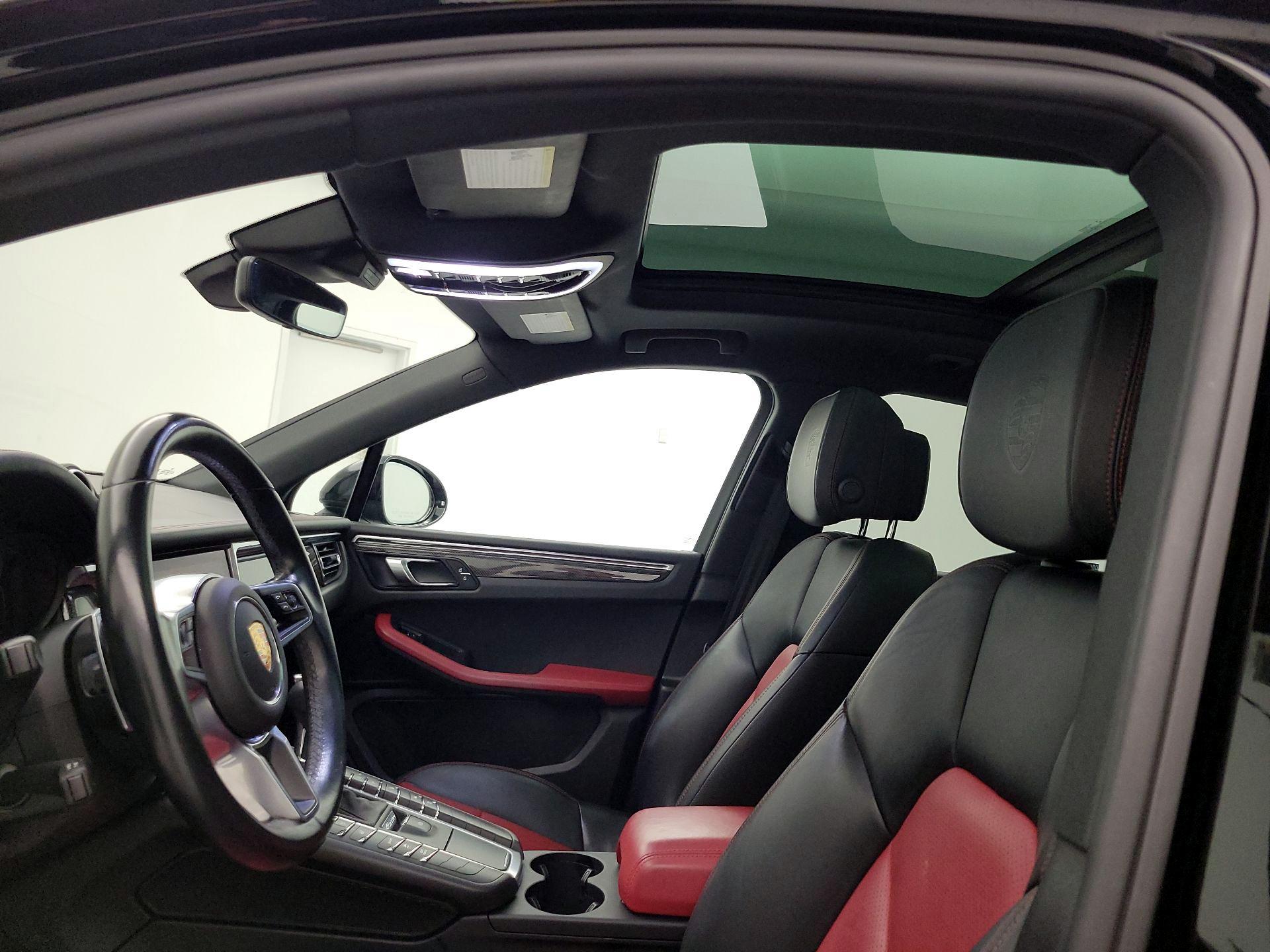 Thumbnail: 2021 Porsche Macan - 20