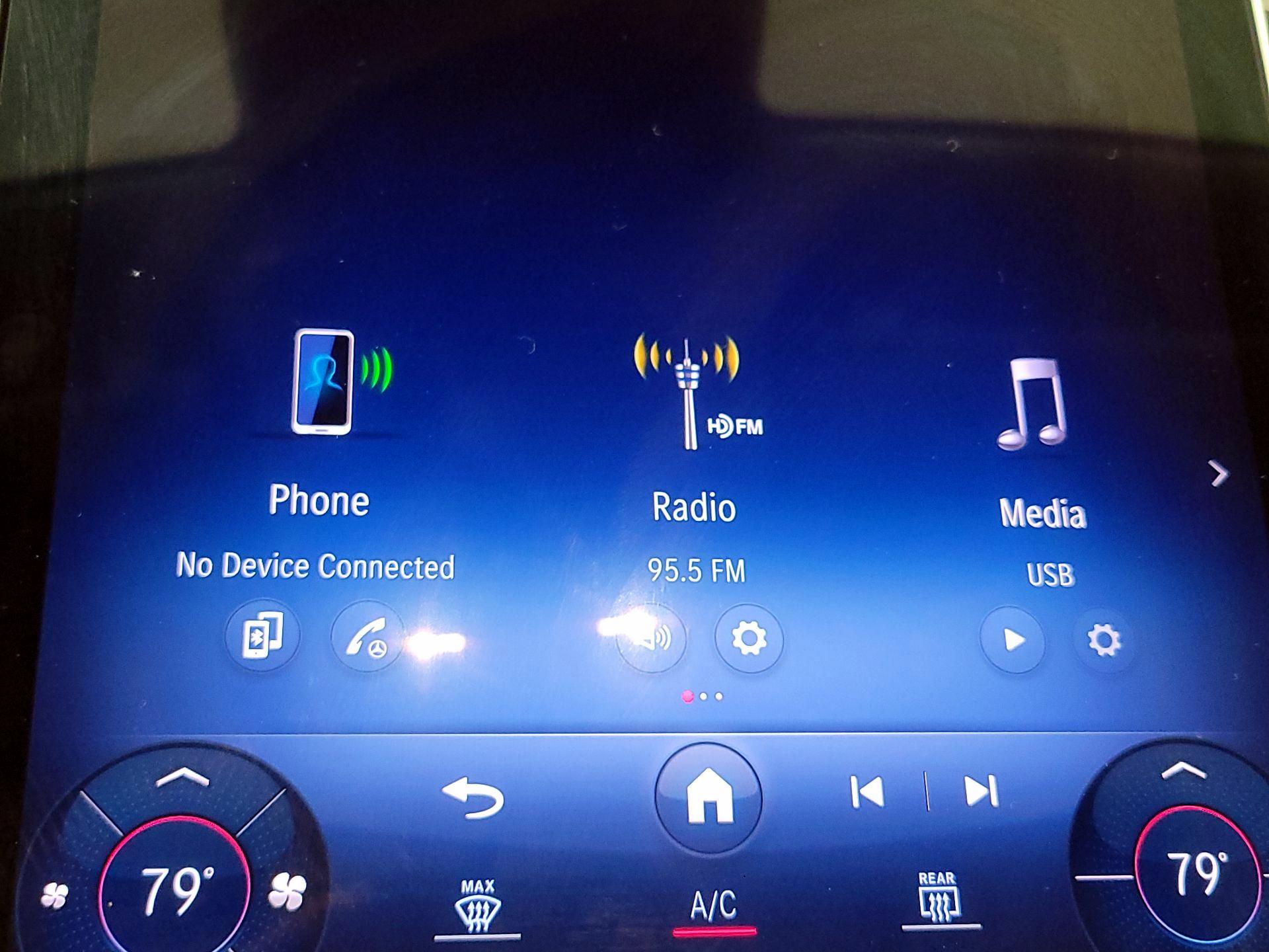 Thumbnail: 2023 Mercedes-Benz C-Class - 15