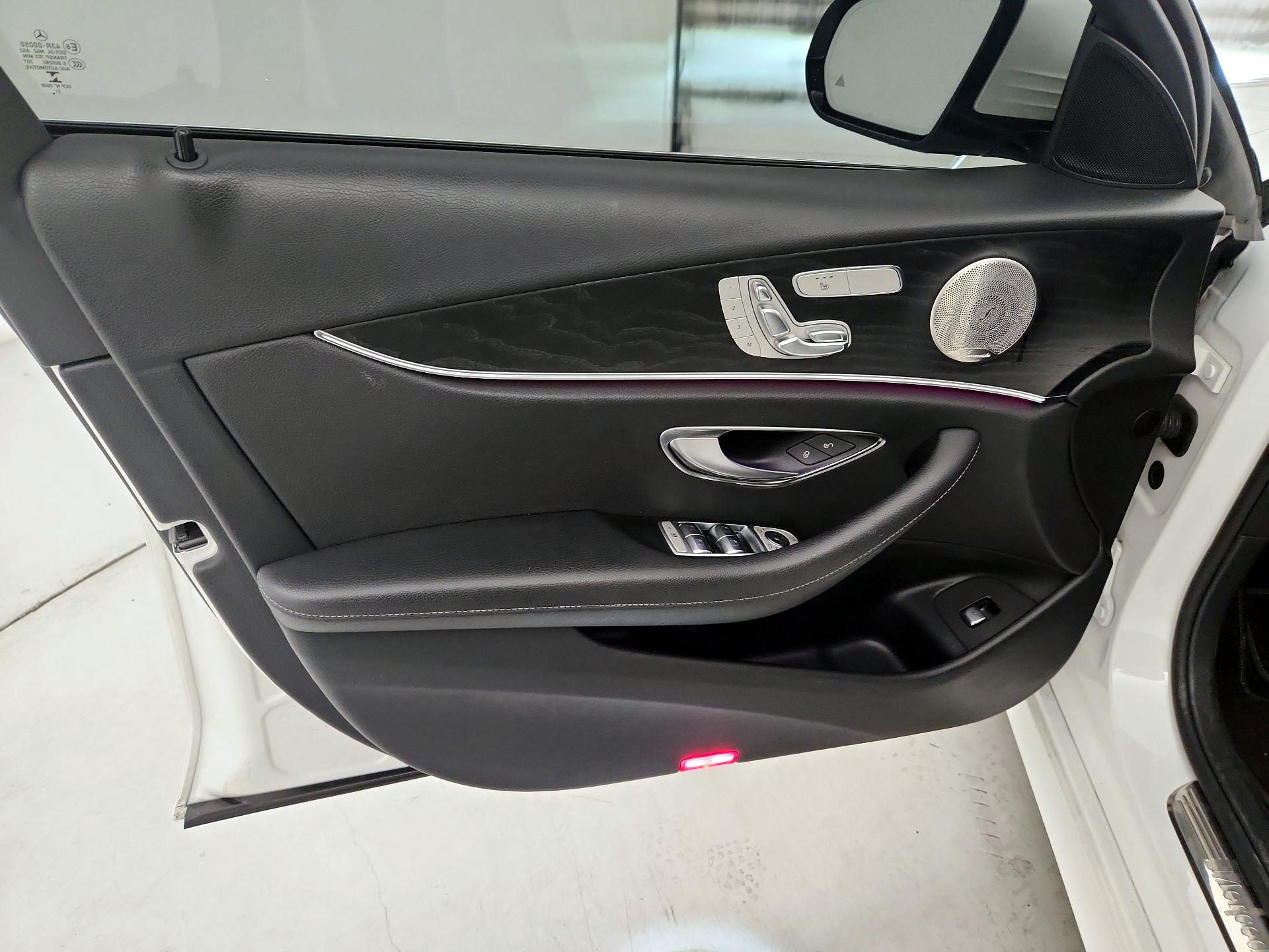 Thumbnail: 2022 Mercedes-Benz E-Class - 12