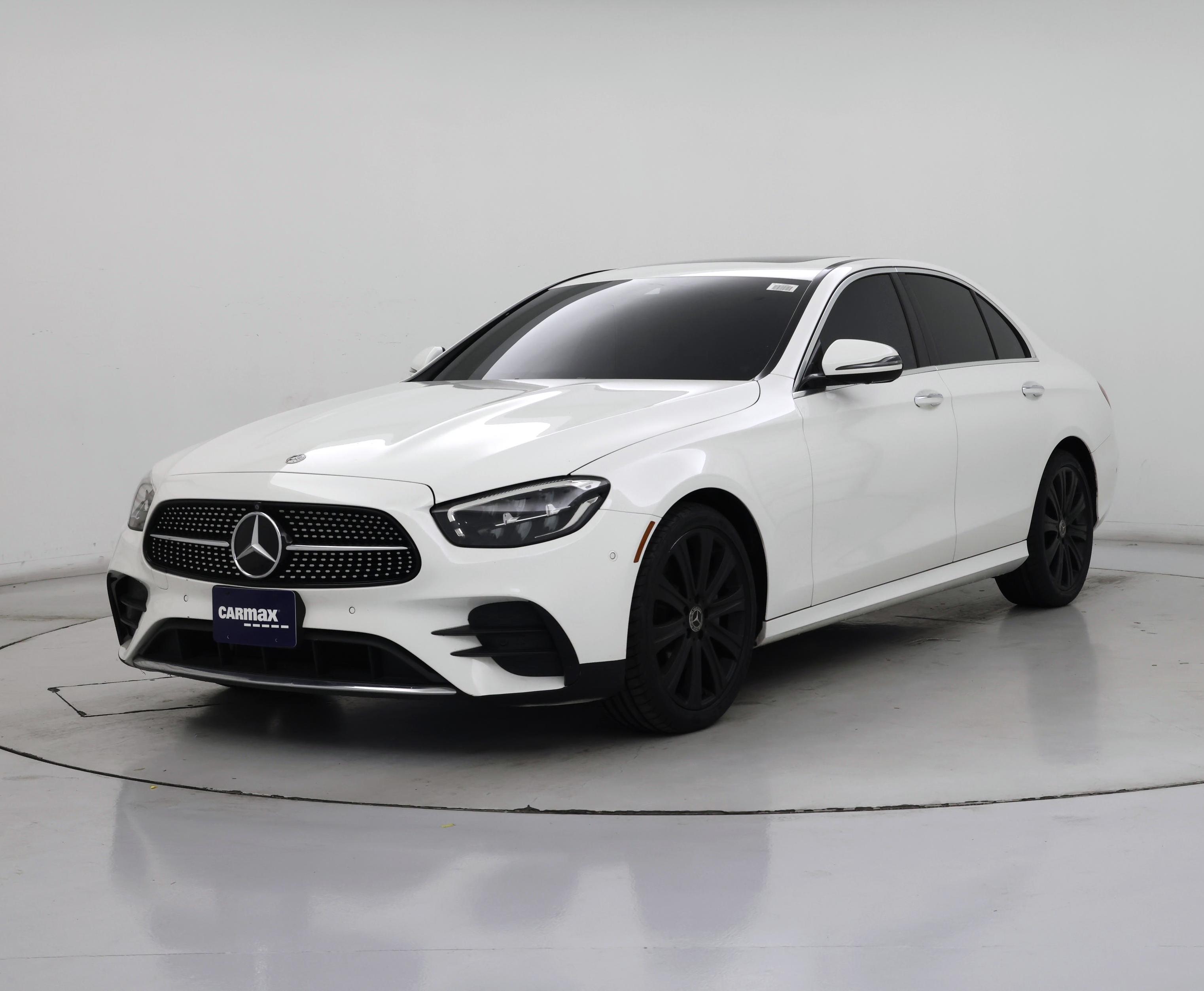 Thumbnail: 2022 Mercedes-Benz E-Class - 4