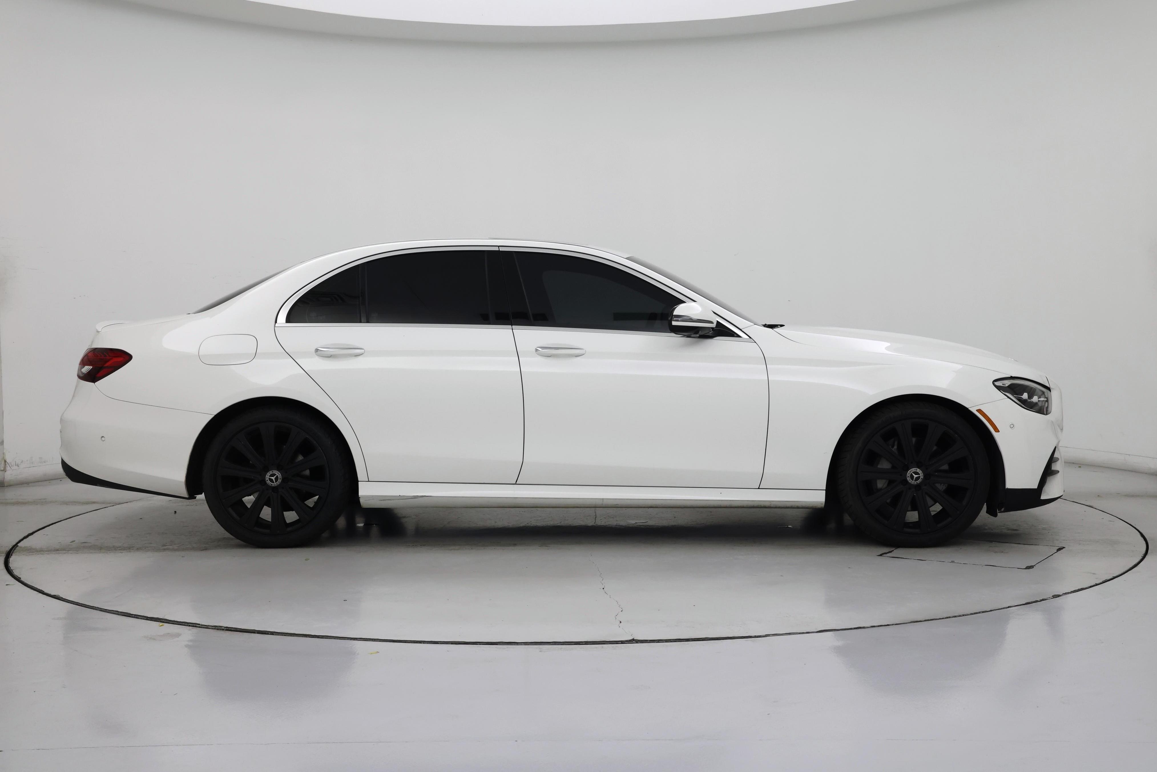 Thumbnail: 2022 Mercedes-Benz E-Class - 7