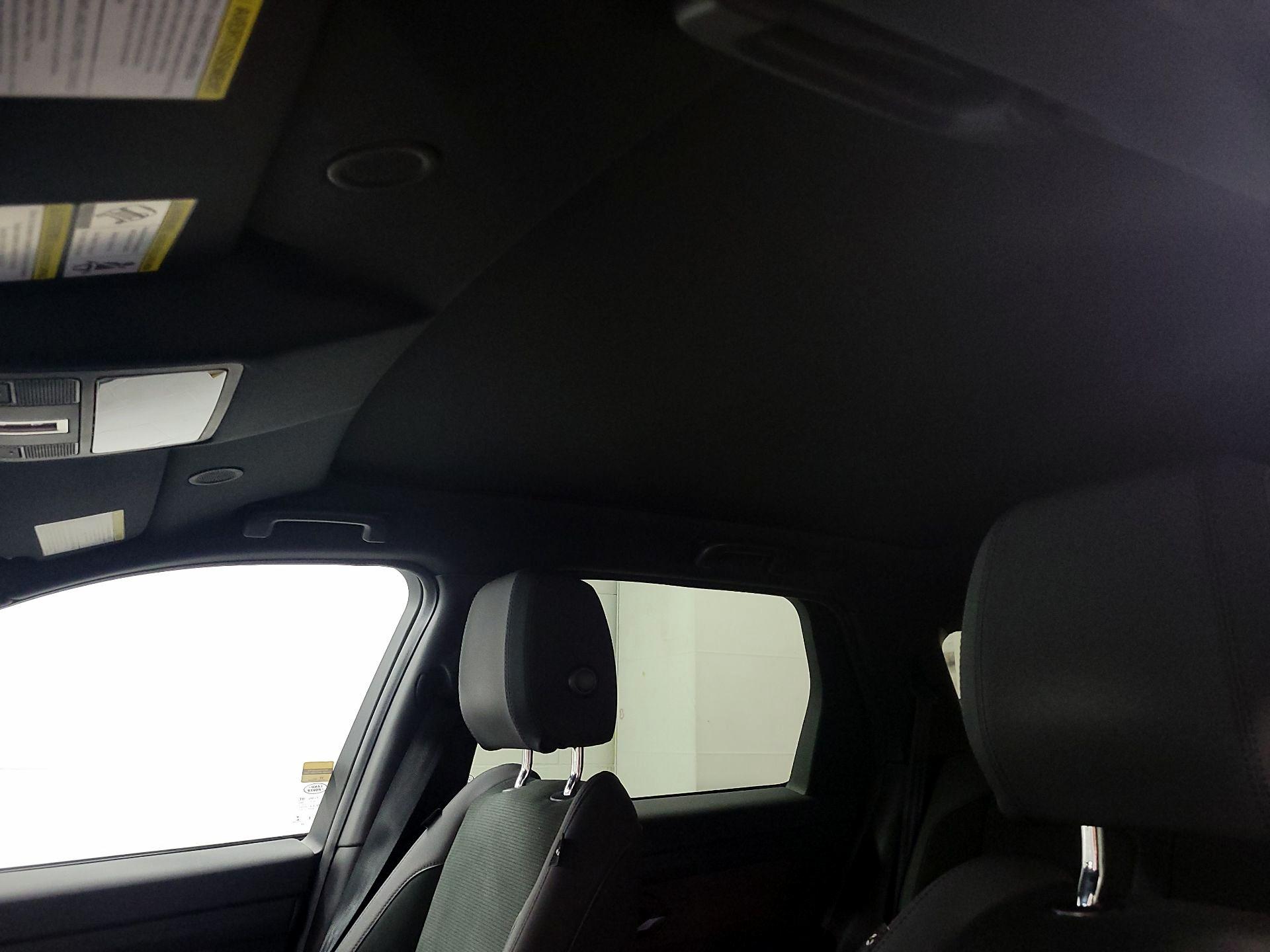 Thumbnail: 2023 Land Rover Discovery Sport - 18