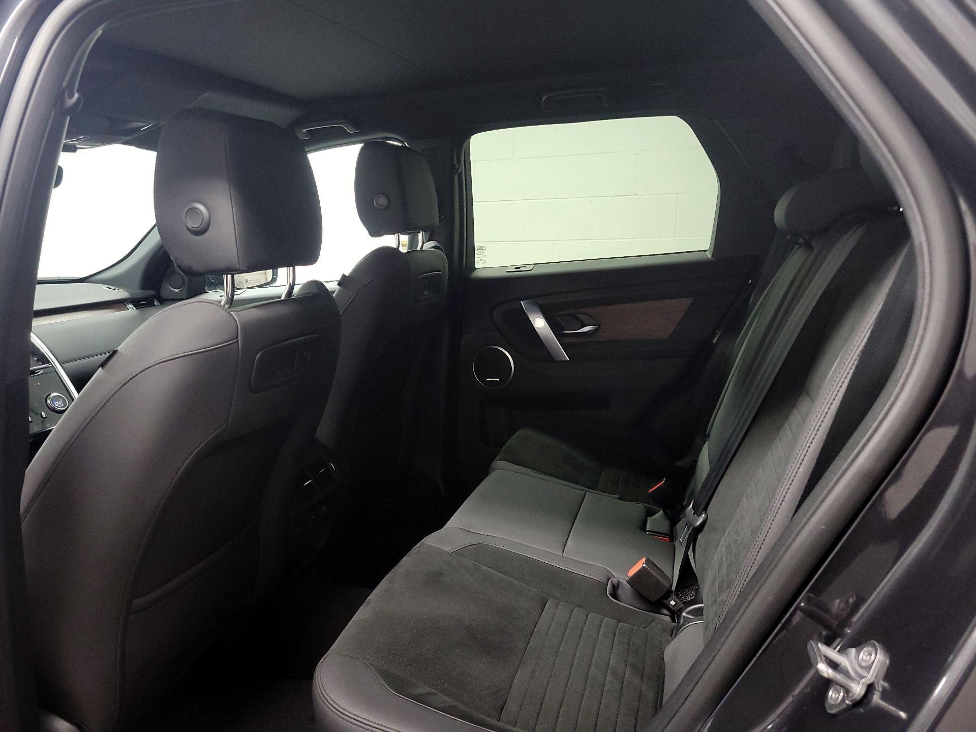 Thumbnail: 2023 Land Rover Discovery Sport - 19