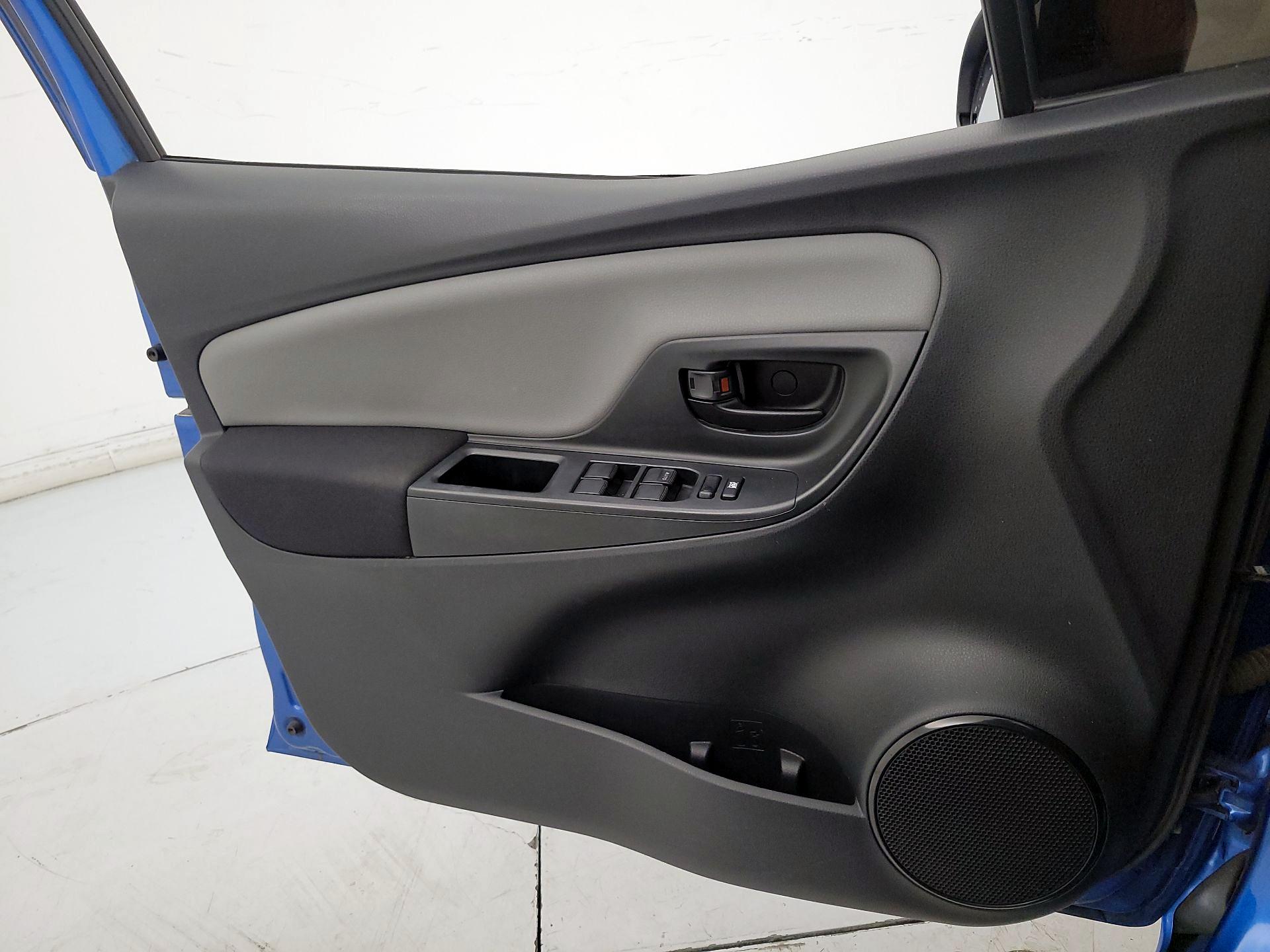 Thumbnail: 2015 Toyota Yaris - 12