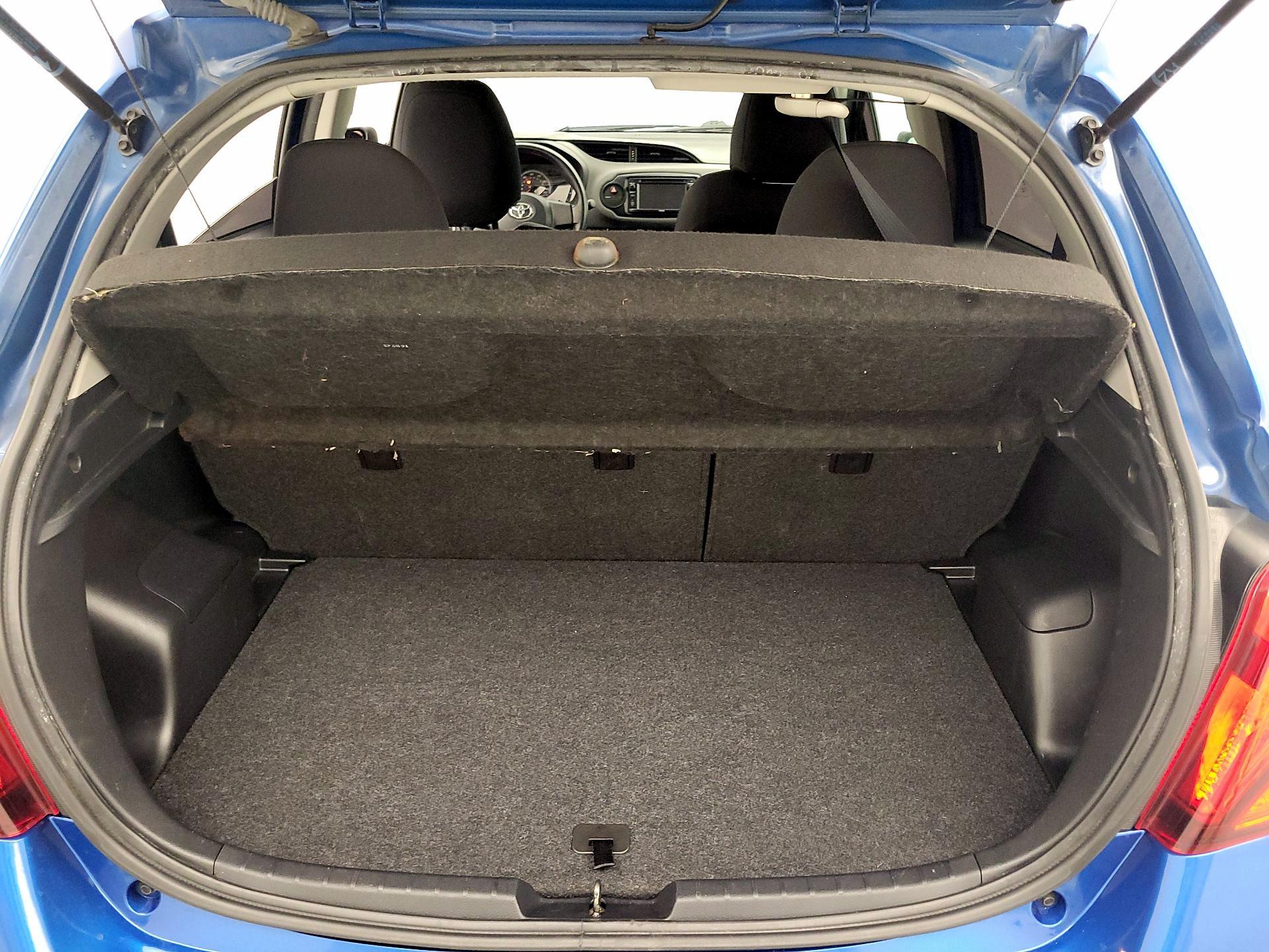 Thumbnail: 2015 Toyota Yaris - 19