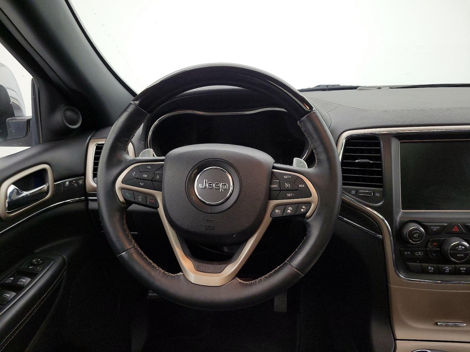 2015 Jeep Grand Cherokee Overland - Photo 11