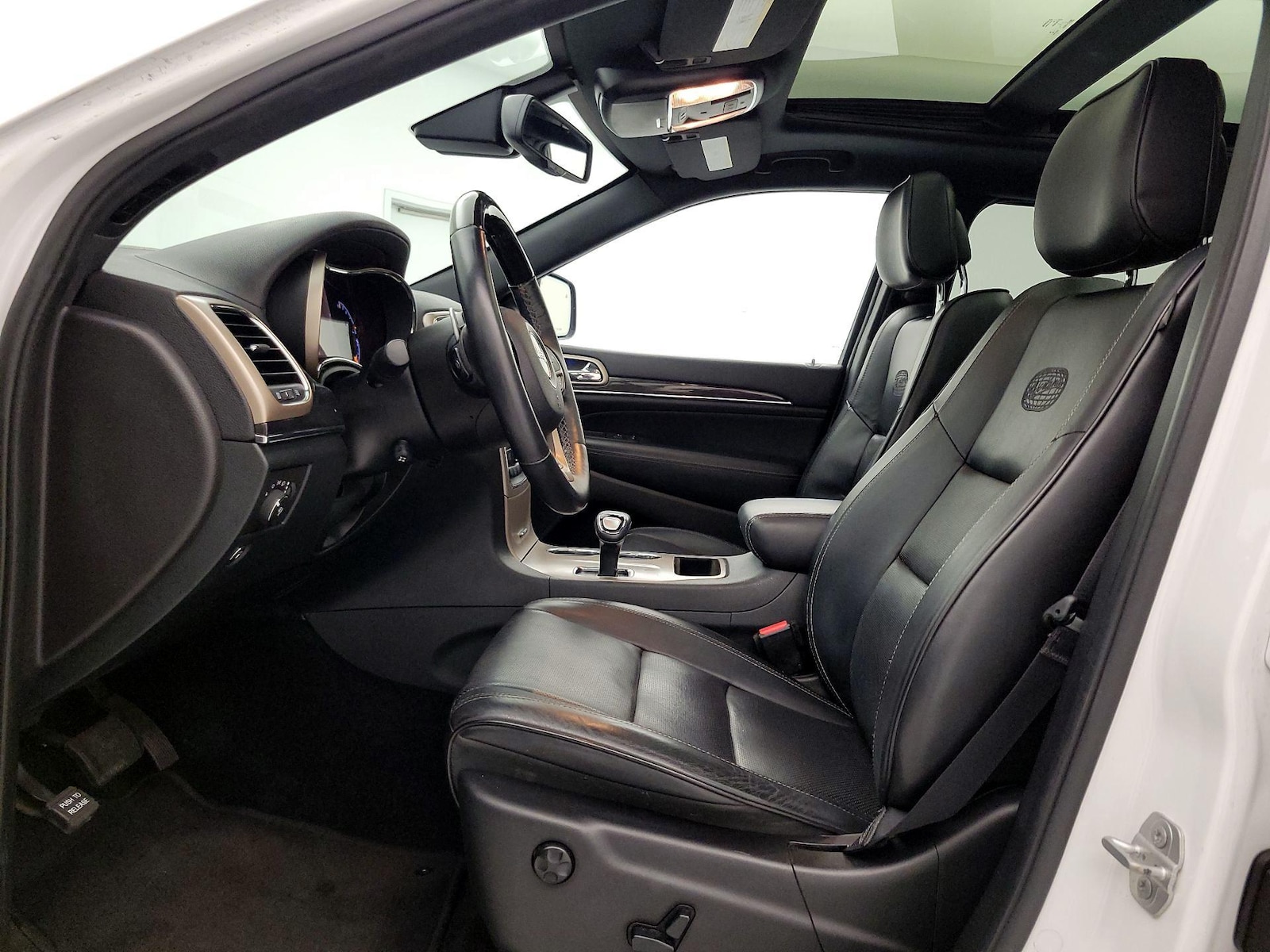2015 Jeep Grand Cherokee Overland - Photo 12