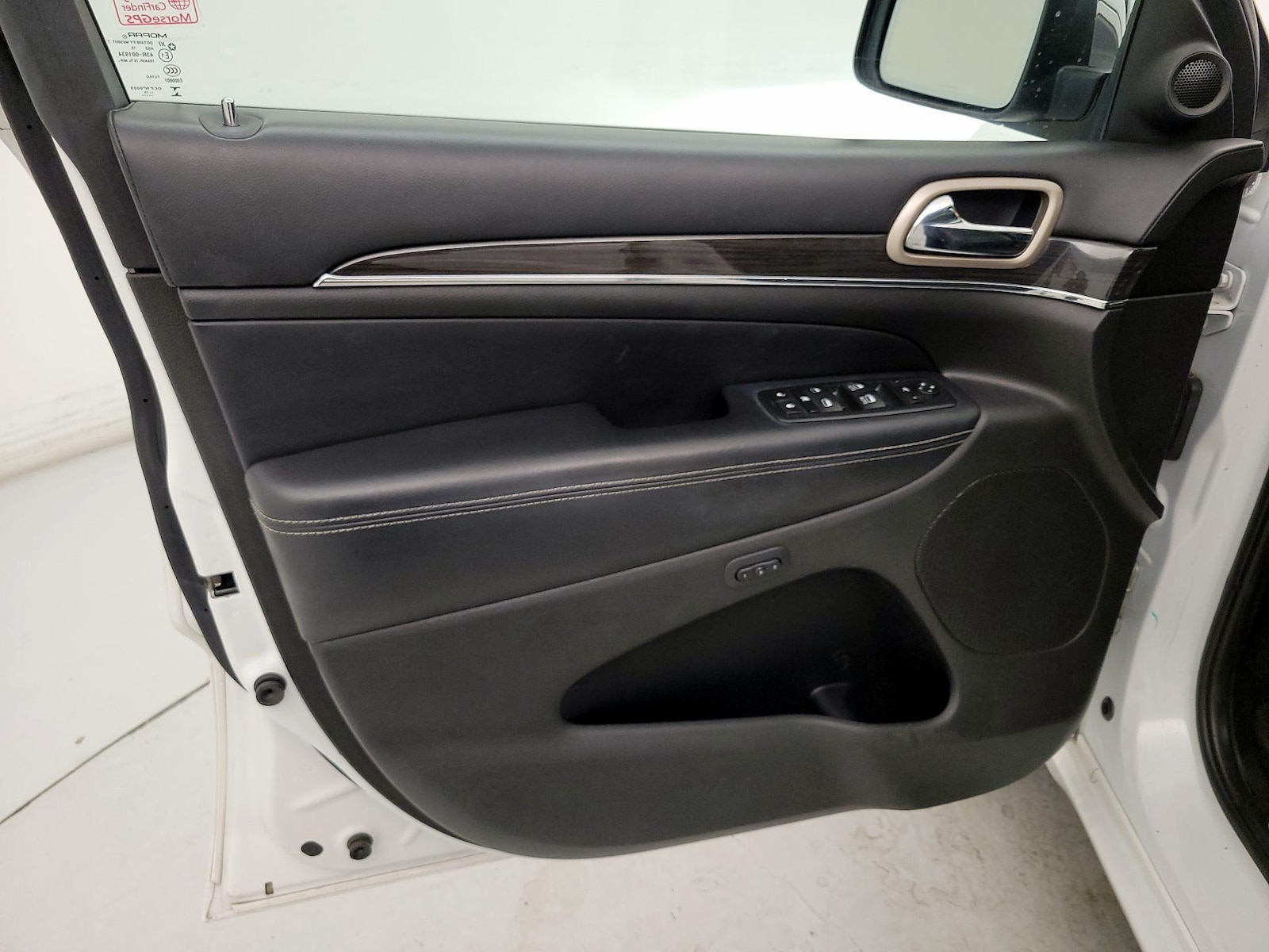 2015 Jeep Grand Cherokee Overland - Photo 13