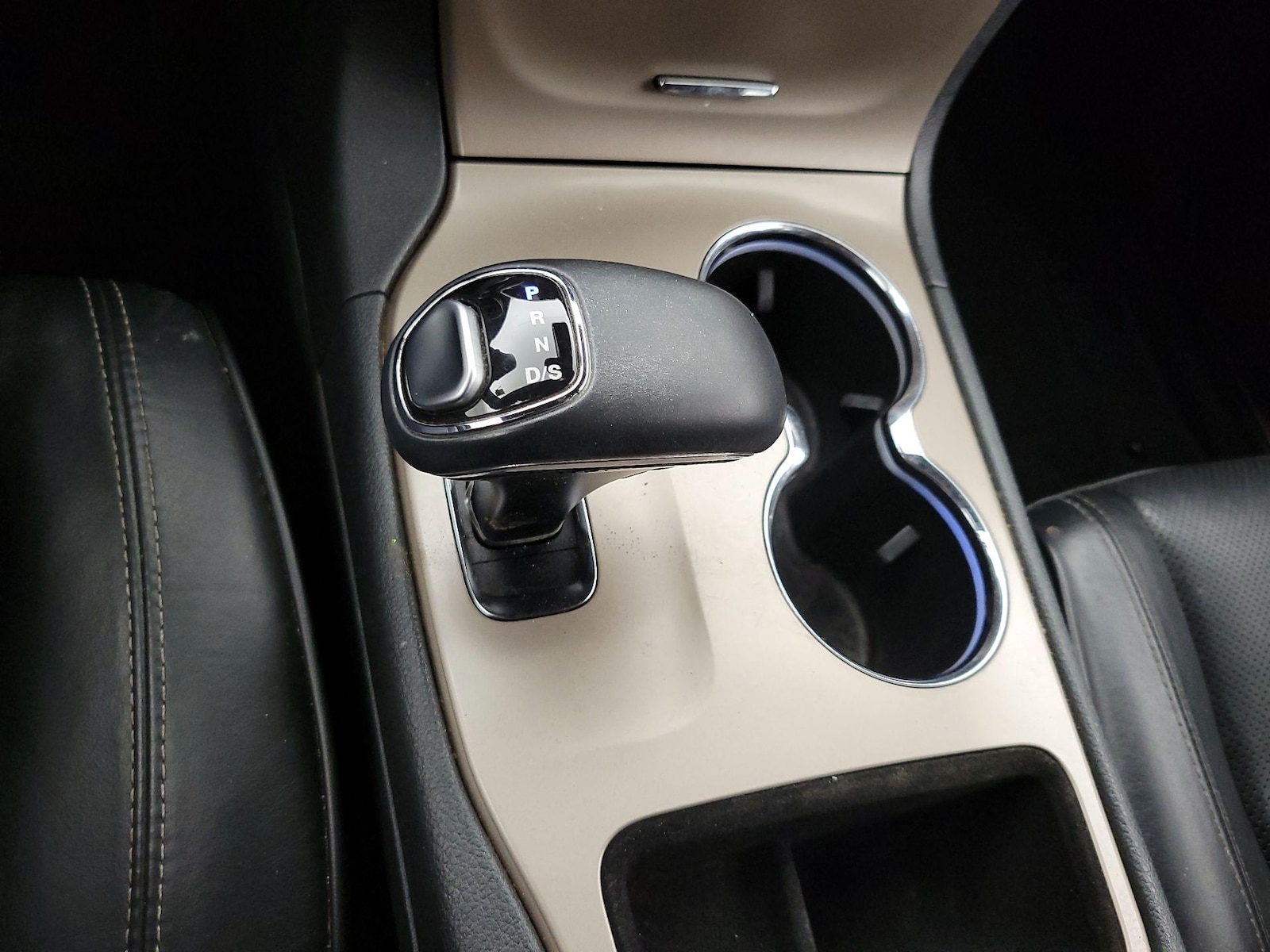 2015 Jeep Grand Cherokee Overland - Photo 19