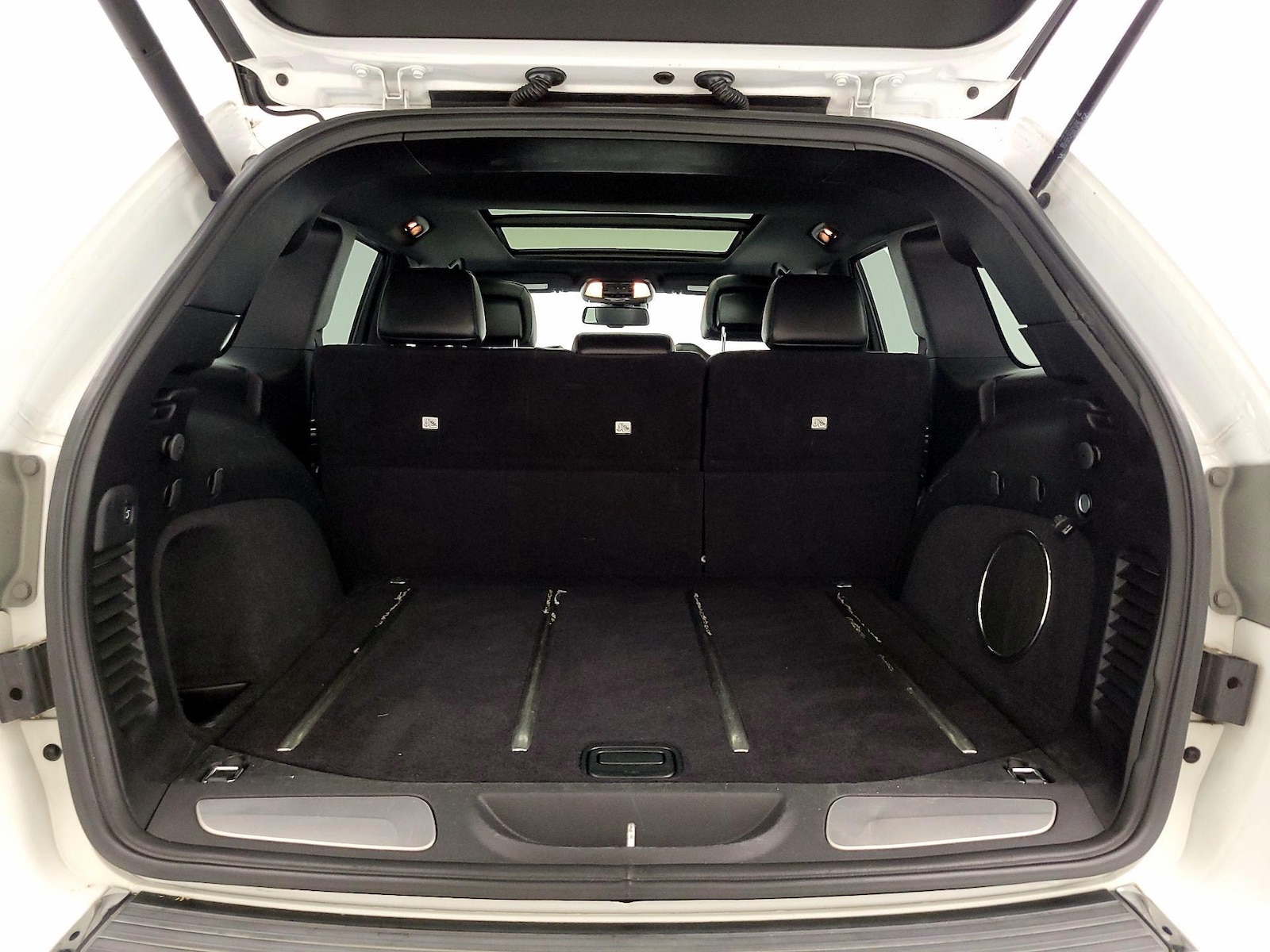 2015 Jeep Grand Cherokee Overland - Photo 23