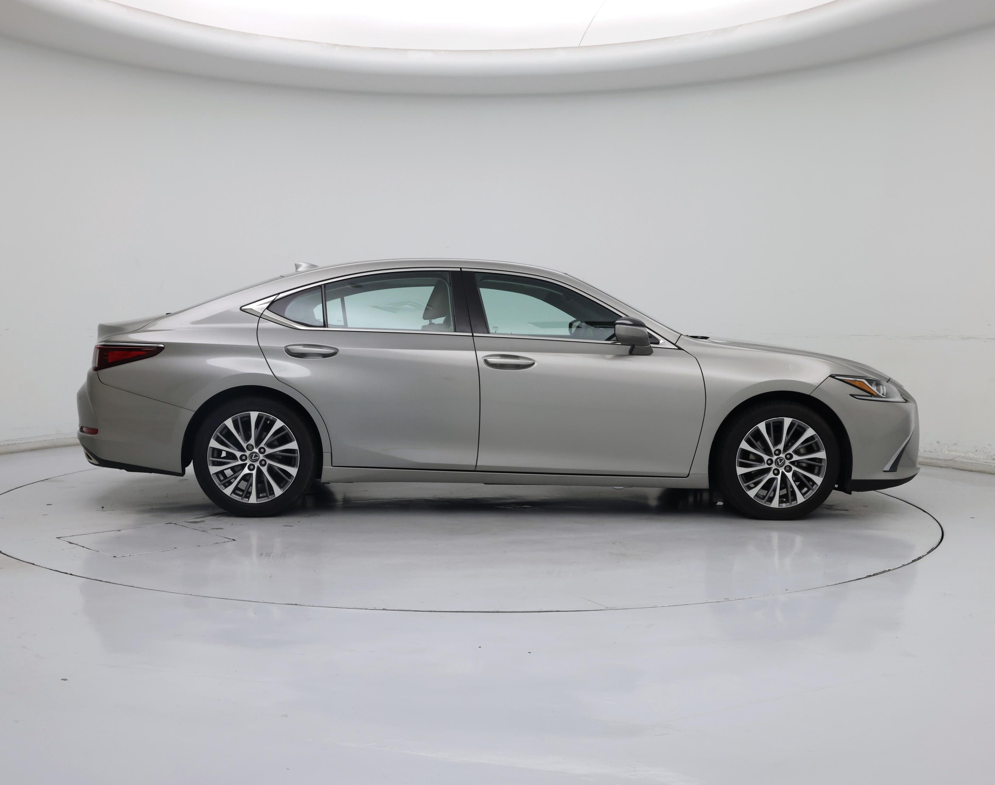 Thumbnail: 2020 Lexus ES - 7