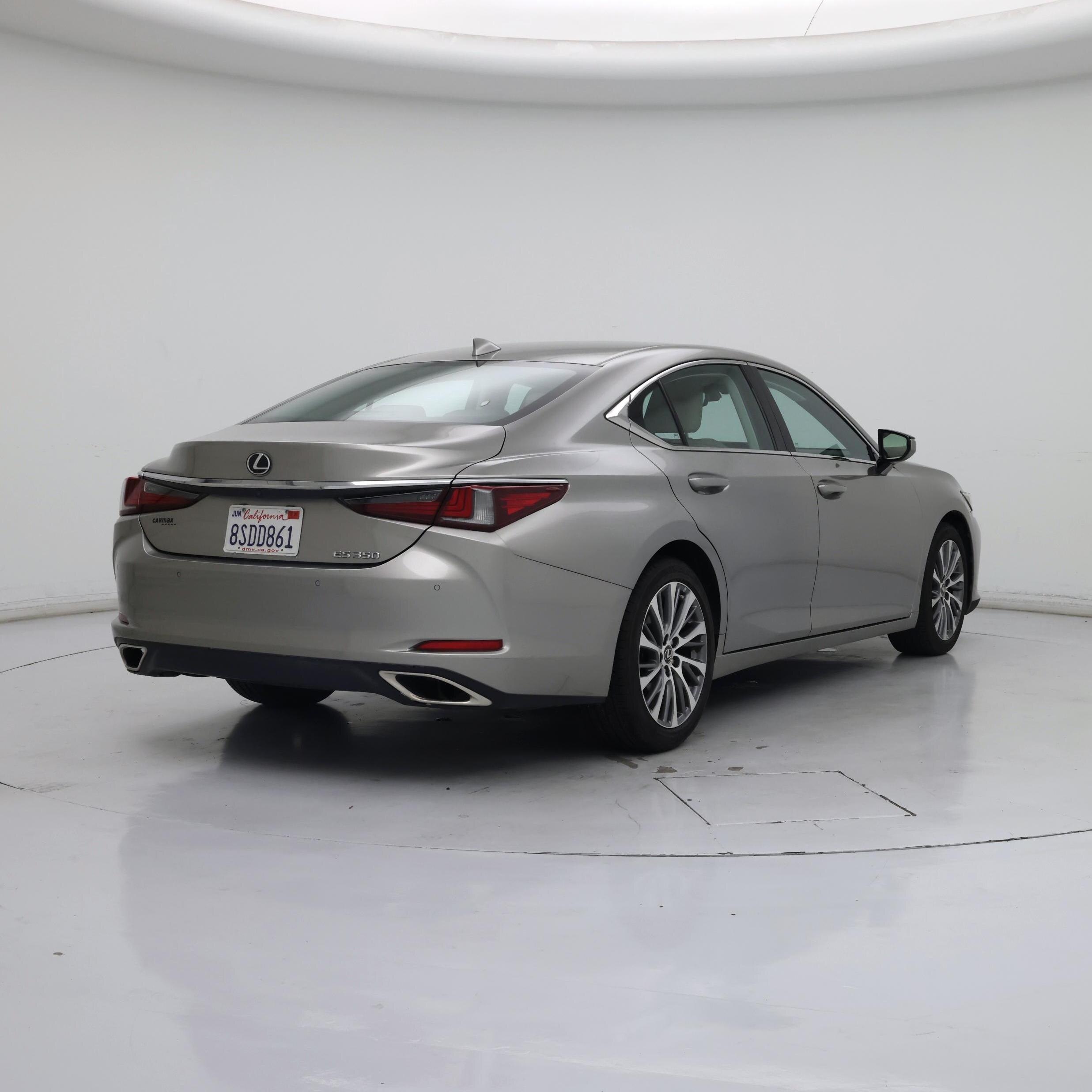 Thumbnail: 2020 Lexus ES - 8