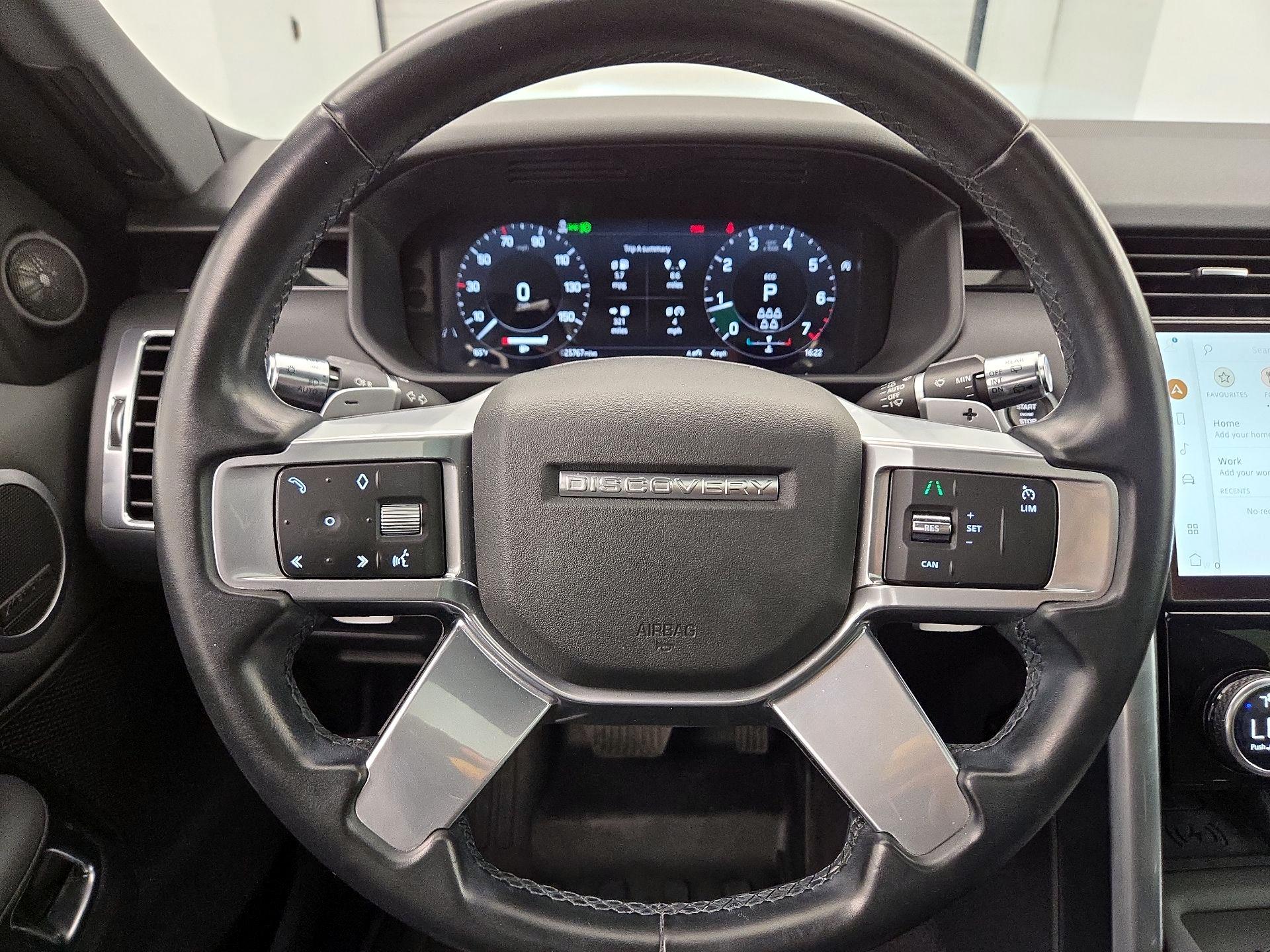 Thumbnail: 2022 Land Rover Discovery - 10