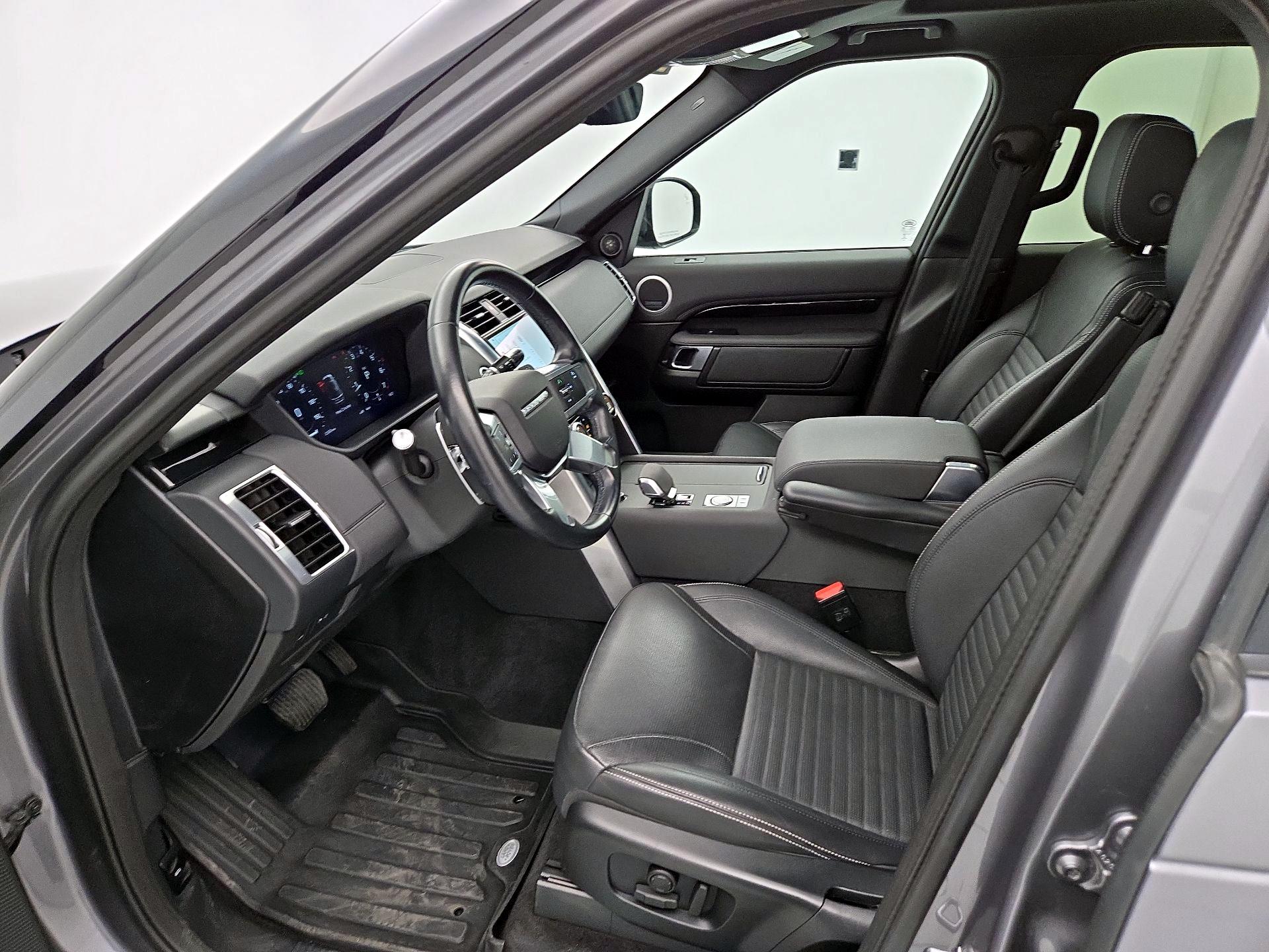 Thumbnail: 2022 Land Rover Discovery - 11