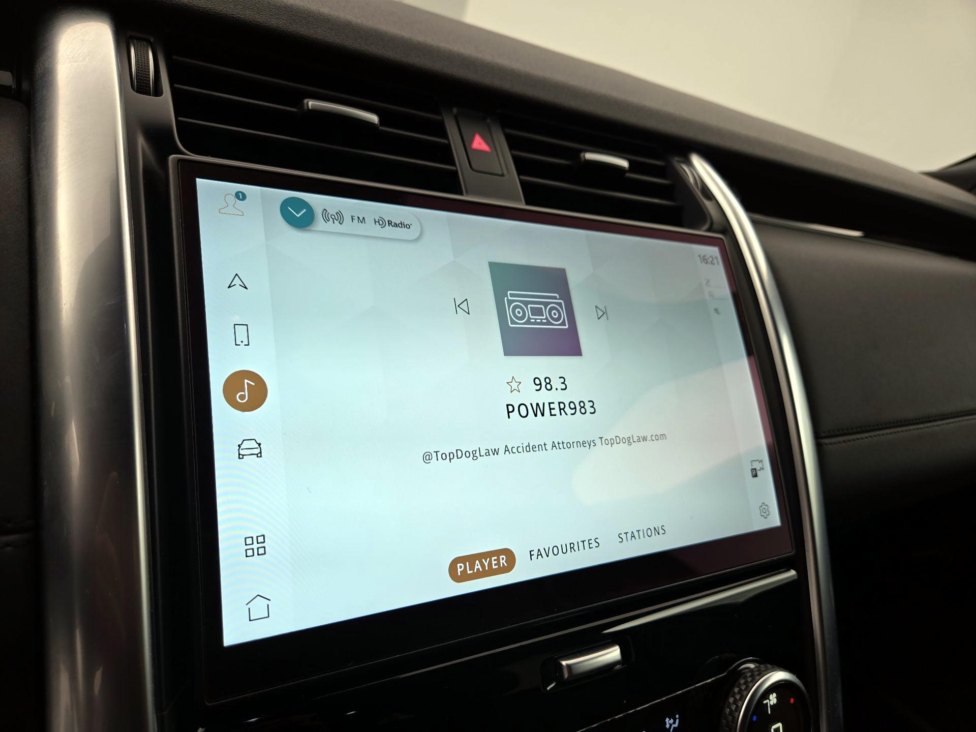 Thumbnail: 2022 Land Rover Discovery - 16