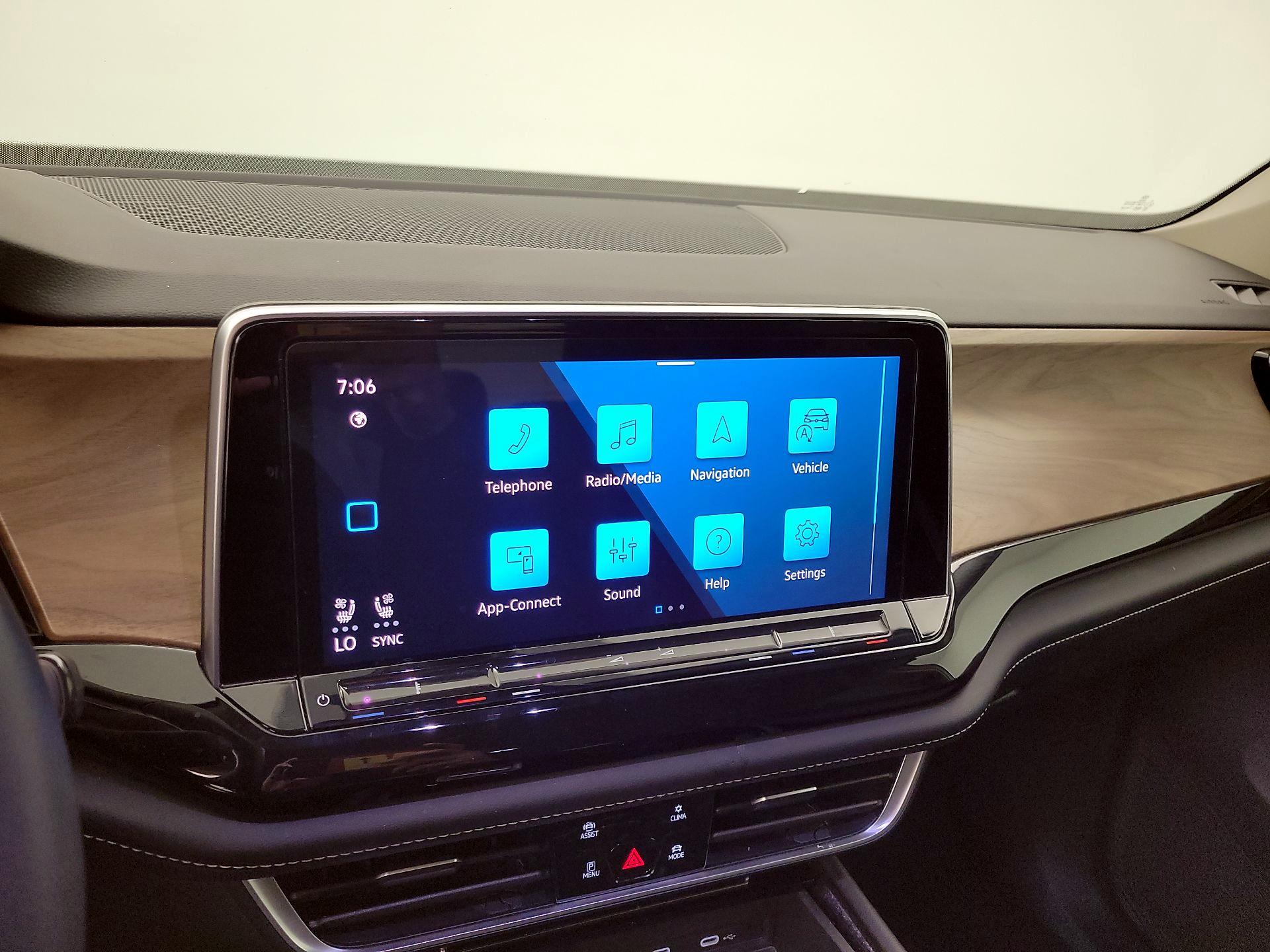 Thumbnail: 2024 Volkswagen Atlas - 15