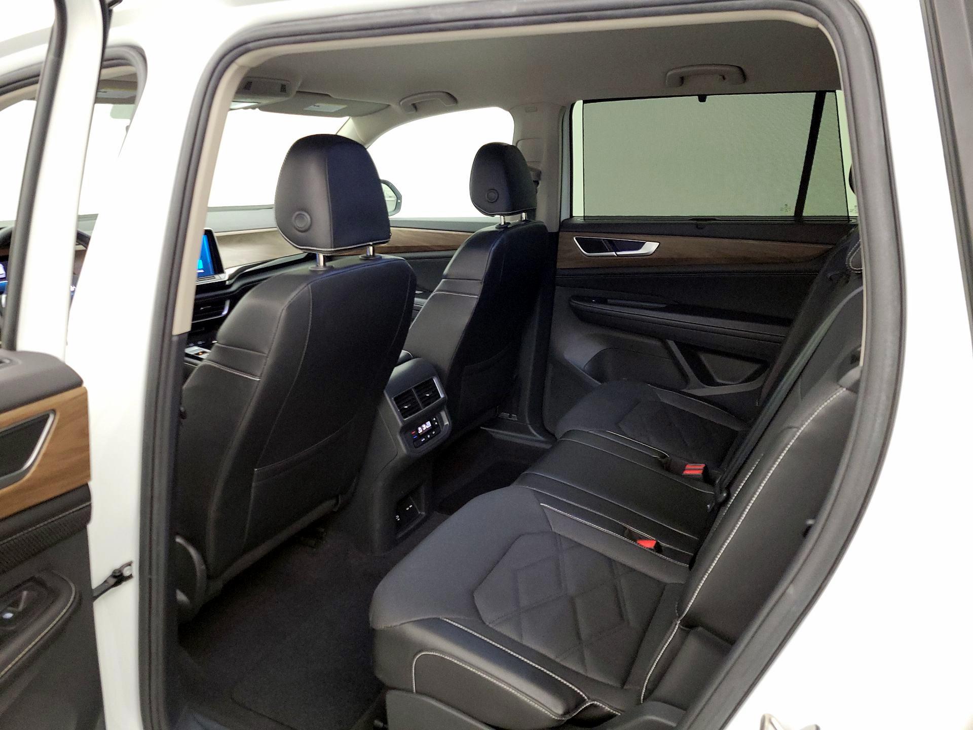 Thumbnail: 2024 Volkswagen Atlas - 19