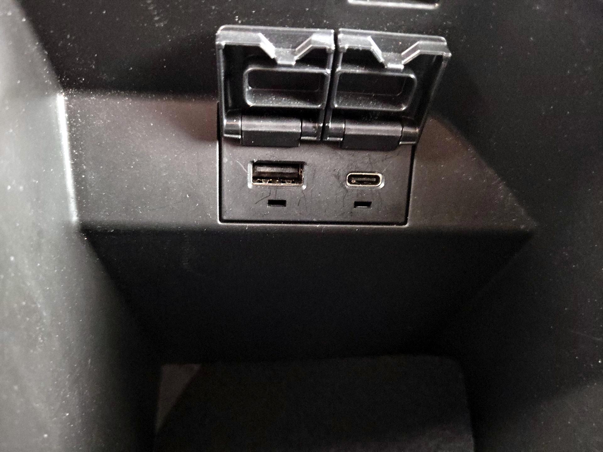 Thumbnail: 2023 Toyota Camry - 18