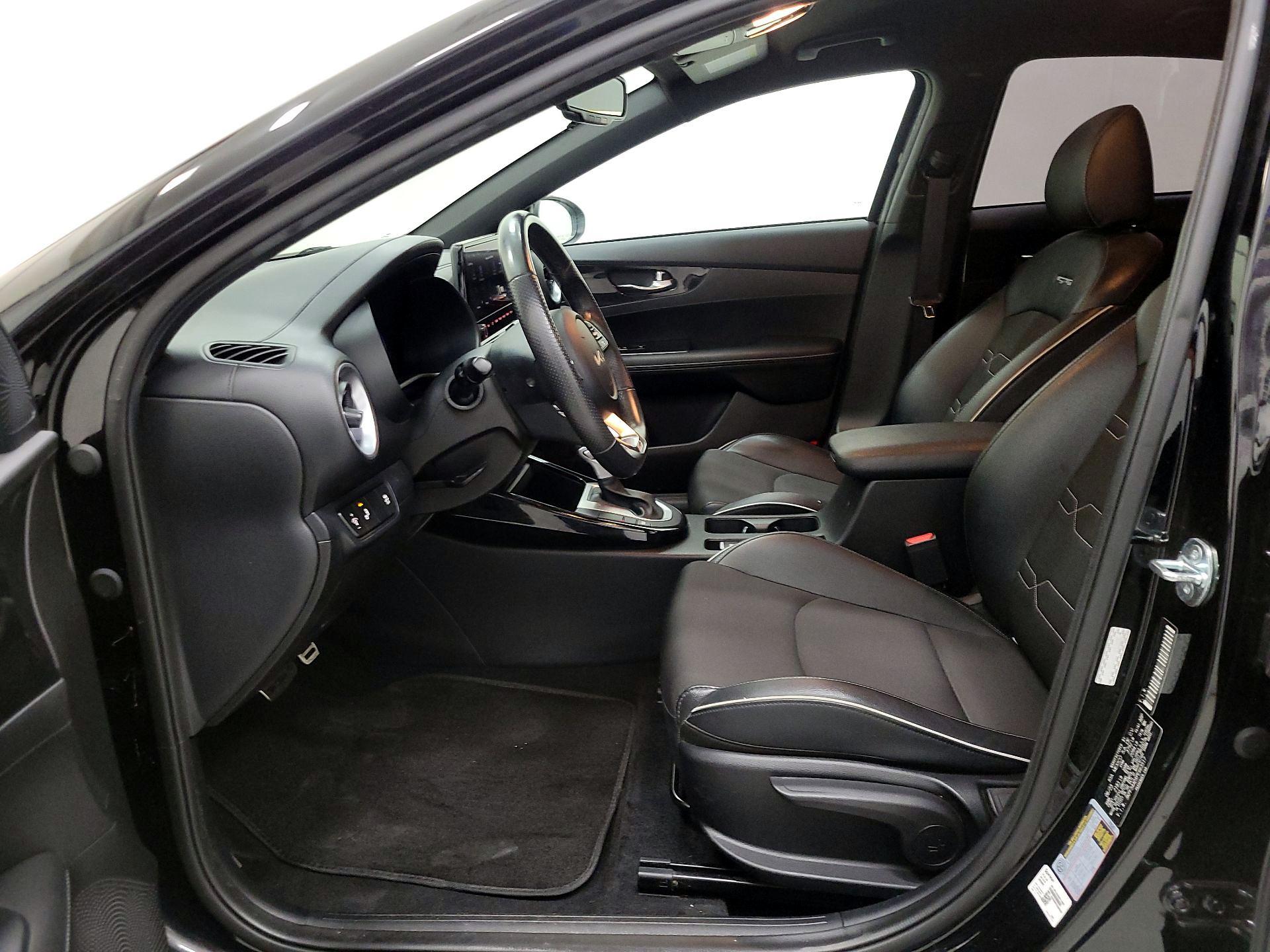 Thumbnail: 2023 Kia Forte - 11