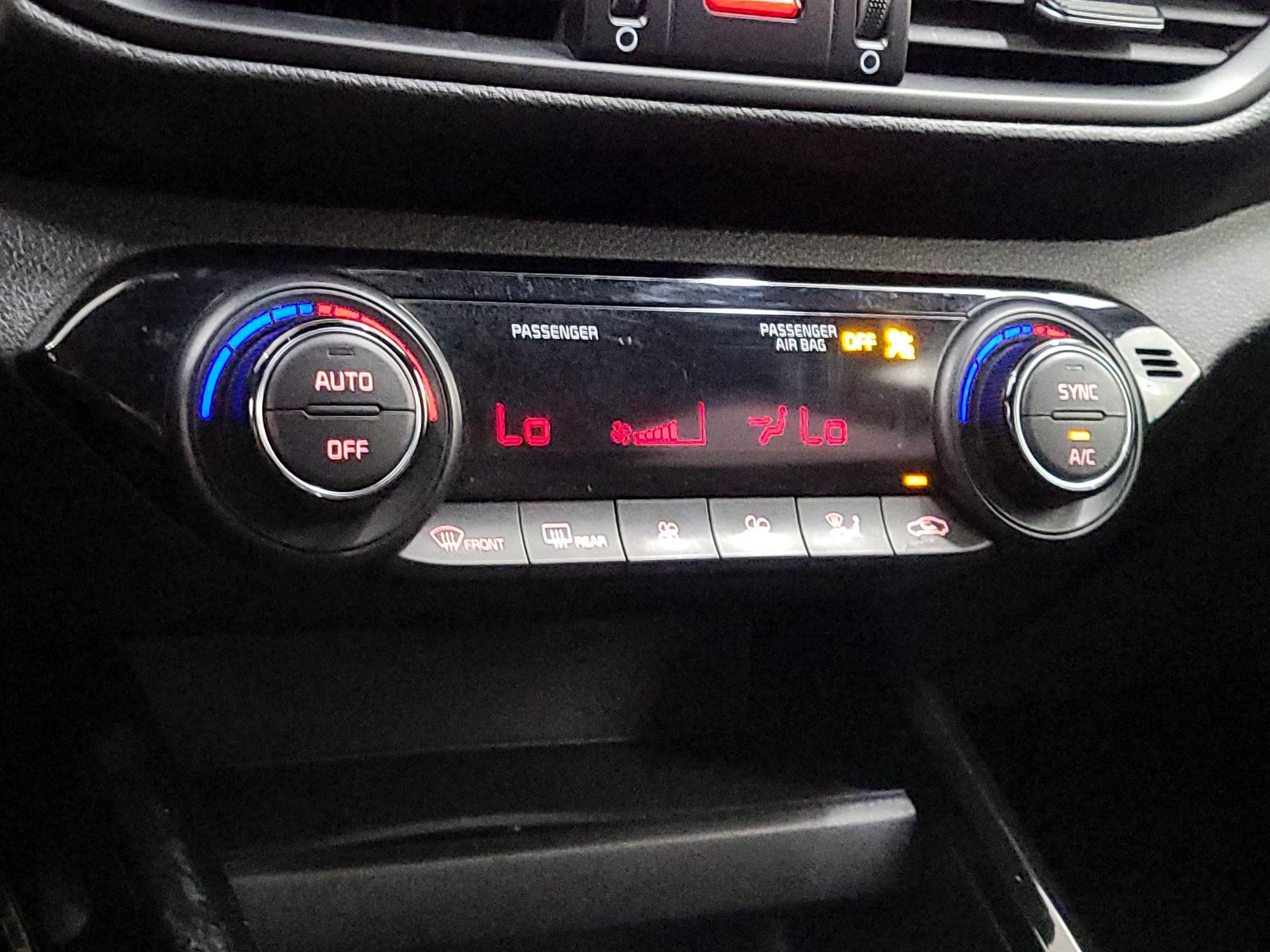 Thumbnail: 2023 Kia Forte - 17