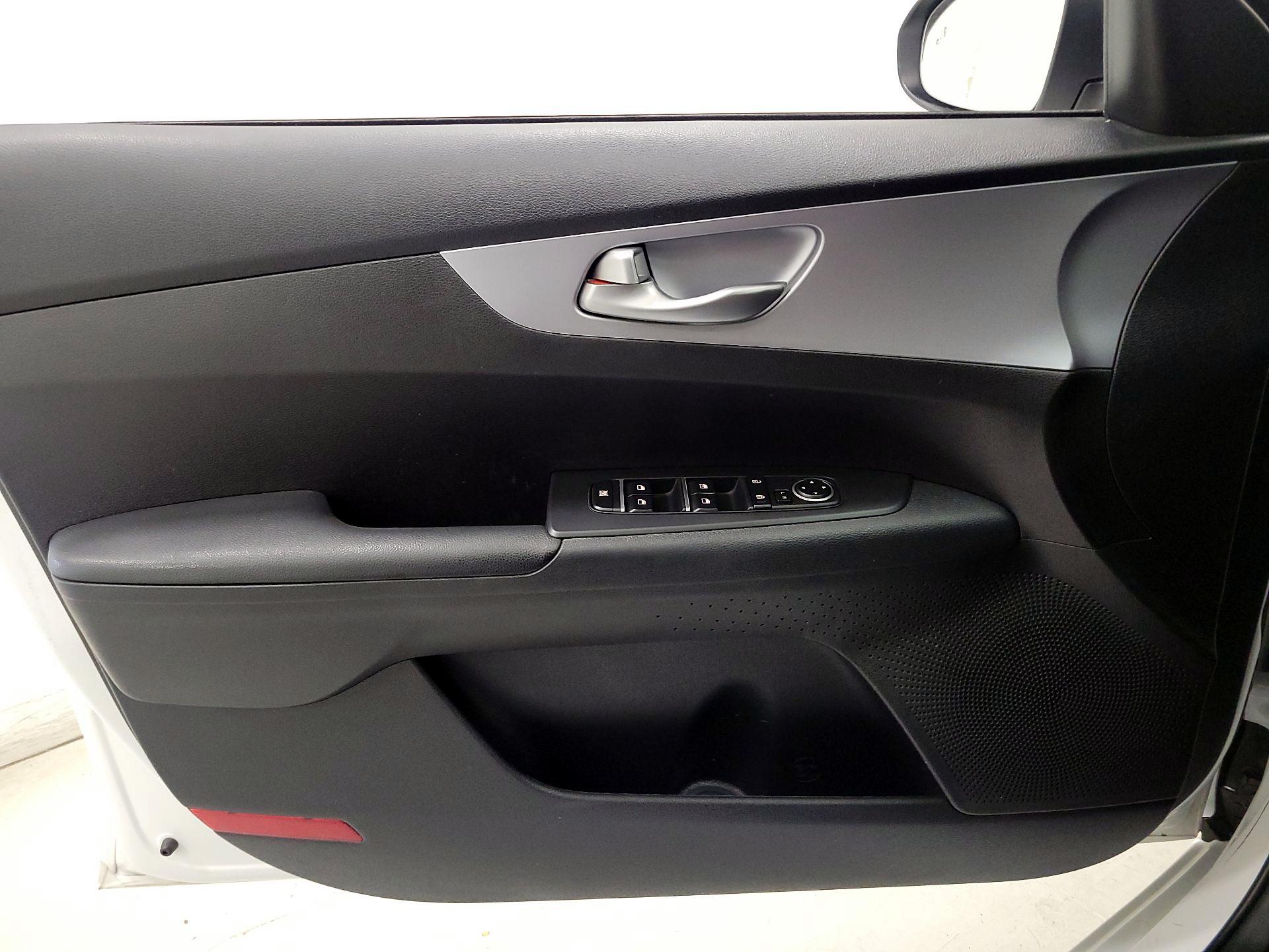 Thumbnail: 2024 Kia Forte - 12