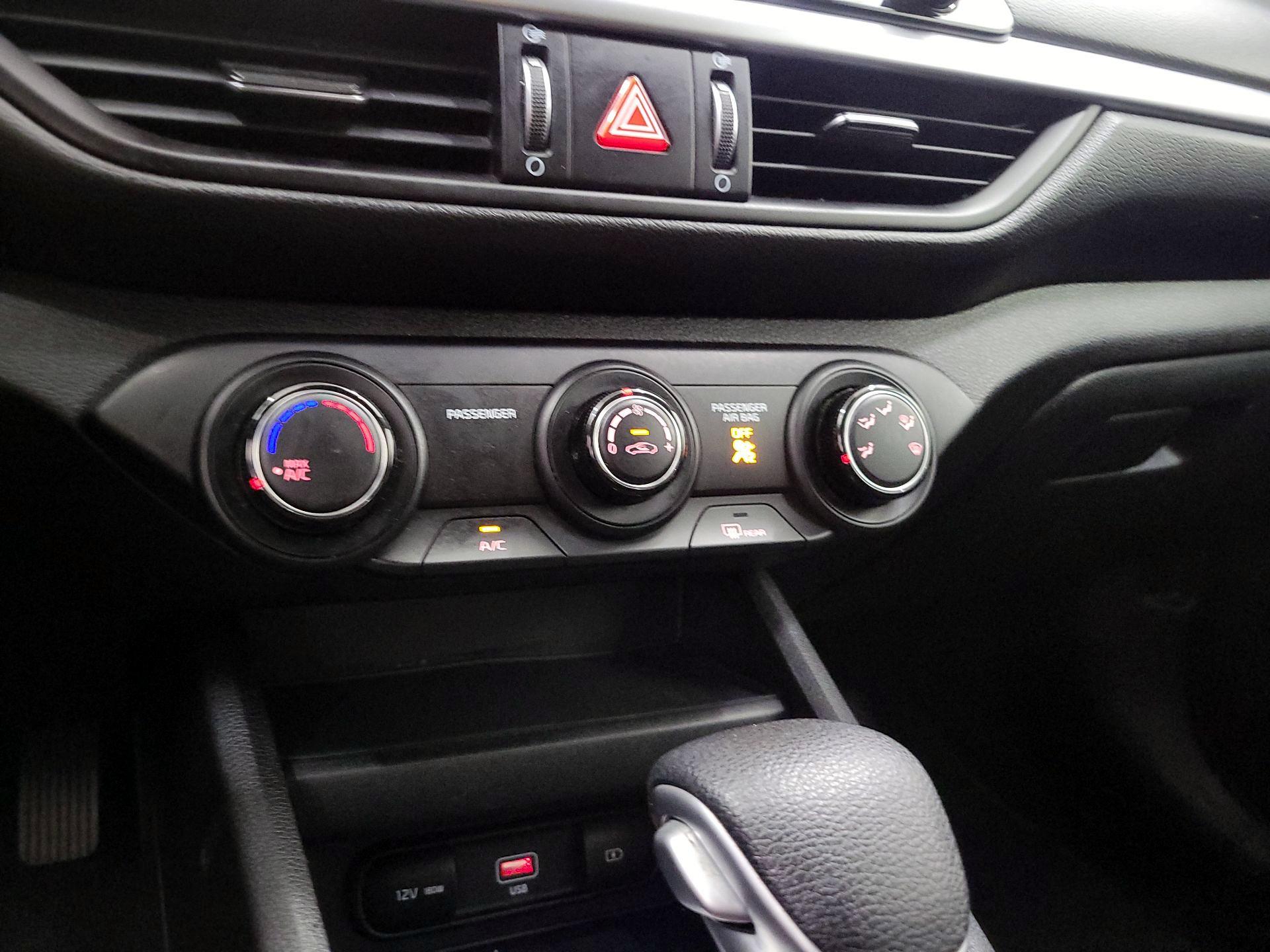 Thumbnail: 2024 Kia Forte - 16