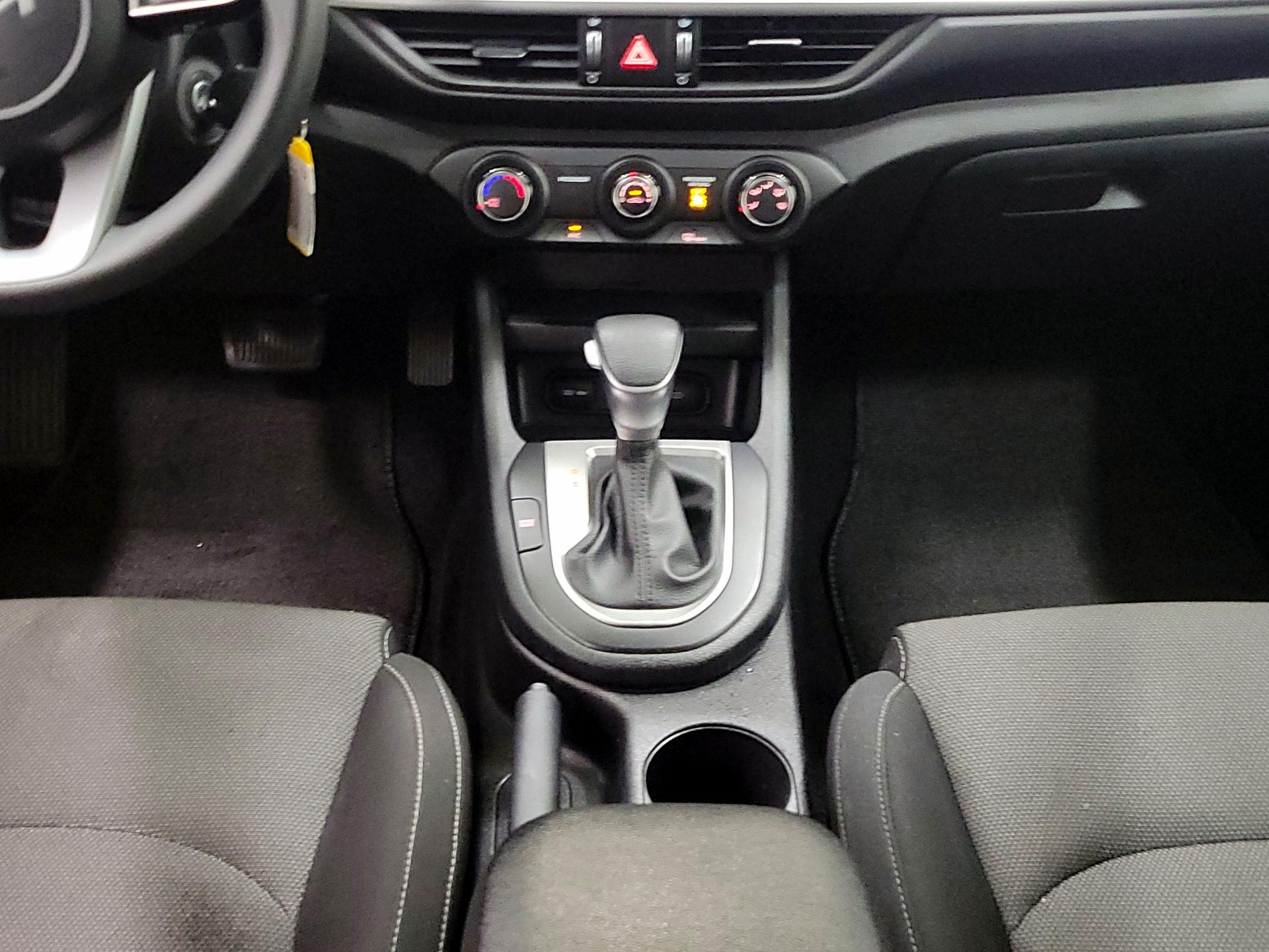 Thumbnail: 2024 Kia Forte - 17